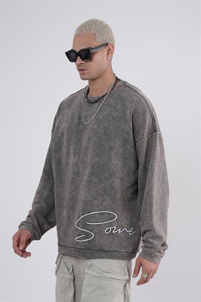 Yıkamalı Oversize Kalıp Nakışlı Sweatshirt