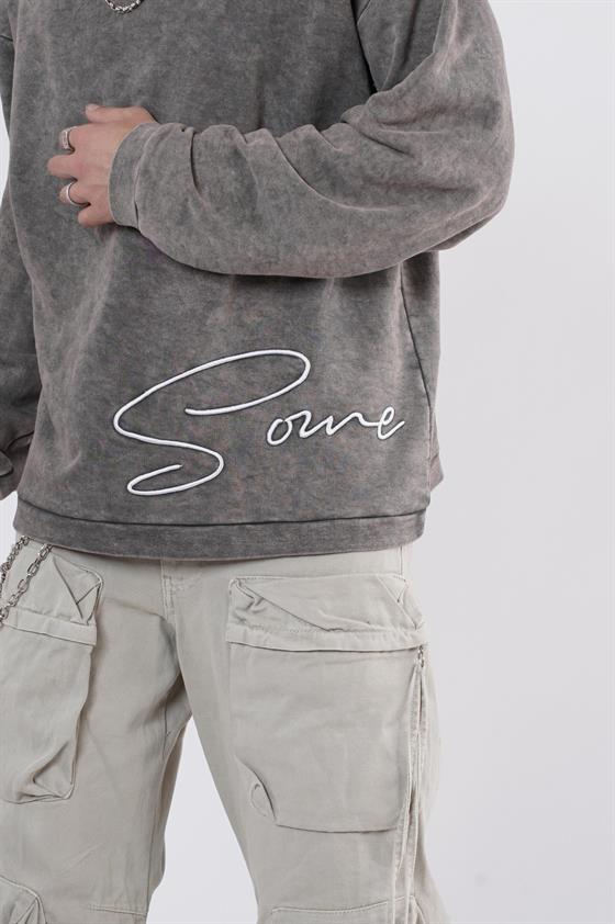 Yıkamalı Oversize Kalıp Nakışlı Sweatshirt