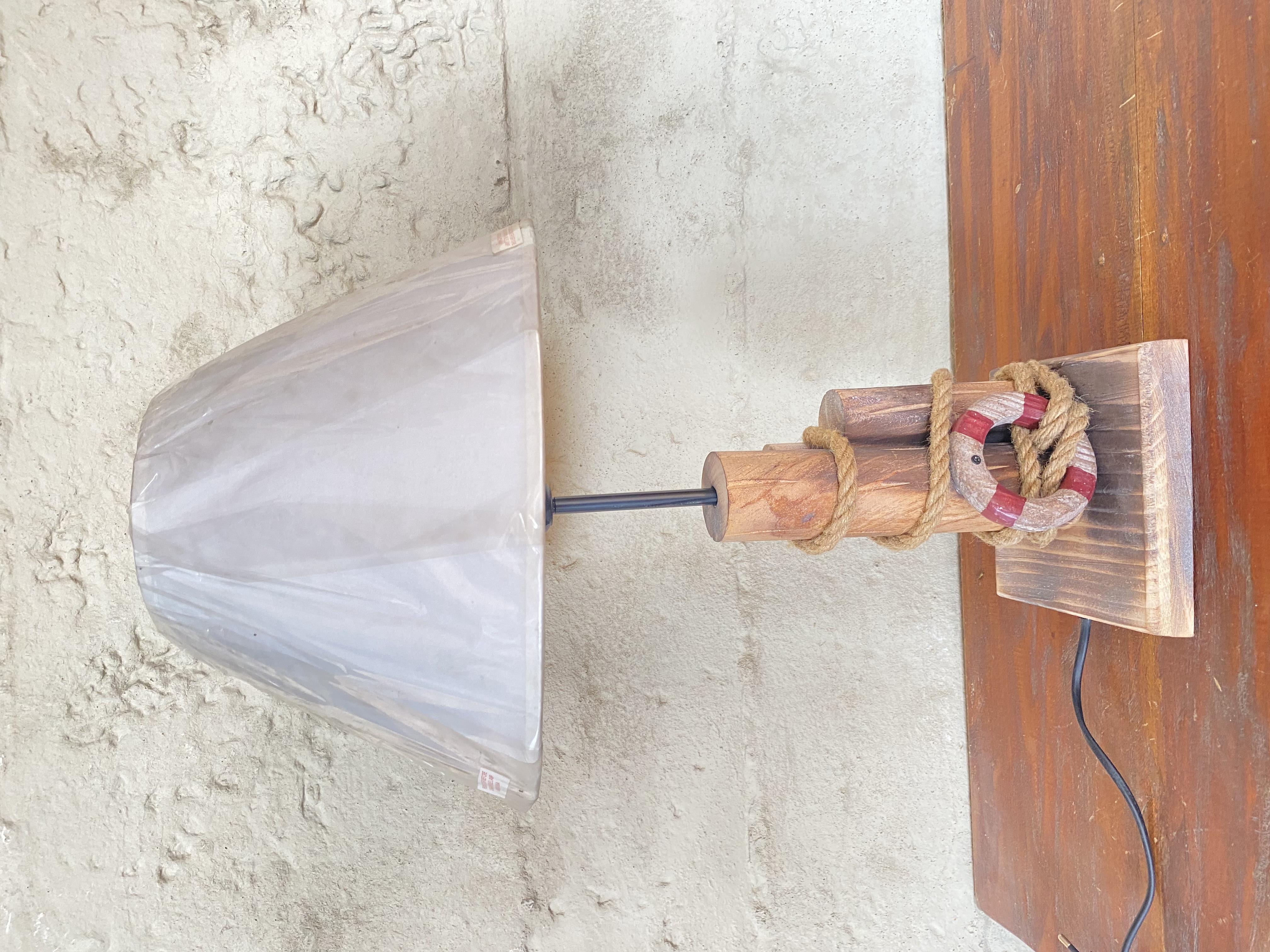 Abajur/Masa LambasıAbajur/Masa LambasıAhşap Abajur
N'CREA HomeAhşap Abajur
