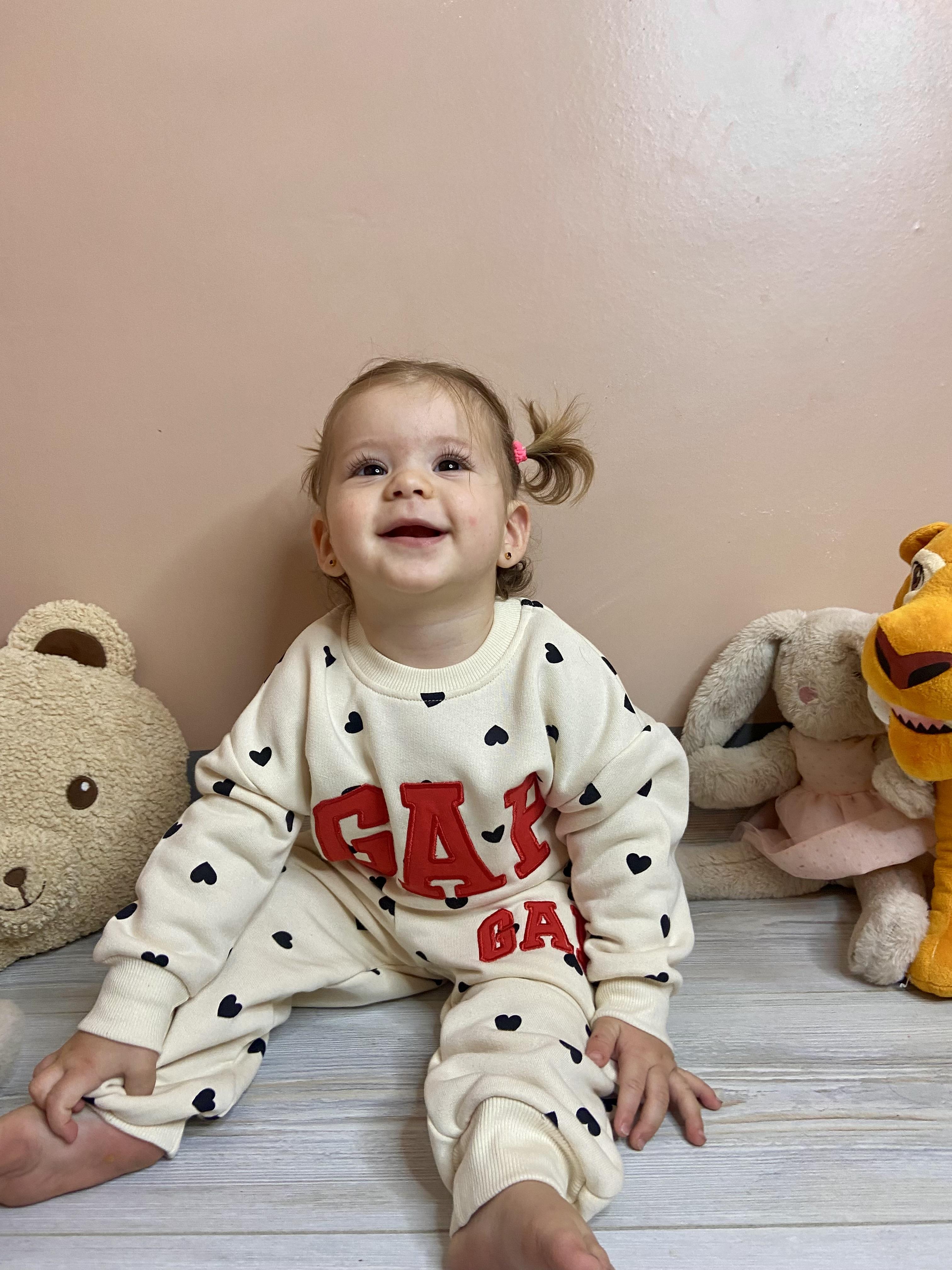 Kız çocuk kalpli takım