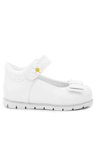 Rakerplus Beyaz Rugan Fiyonklu Papatya Detaylı Kız Bebek Babet Ayakkabı