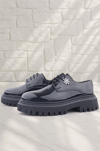 Rakerplus Siyah Rugan Bağcıklı Çiçek Detaylı Oxford Günlük Ayakkabı