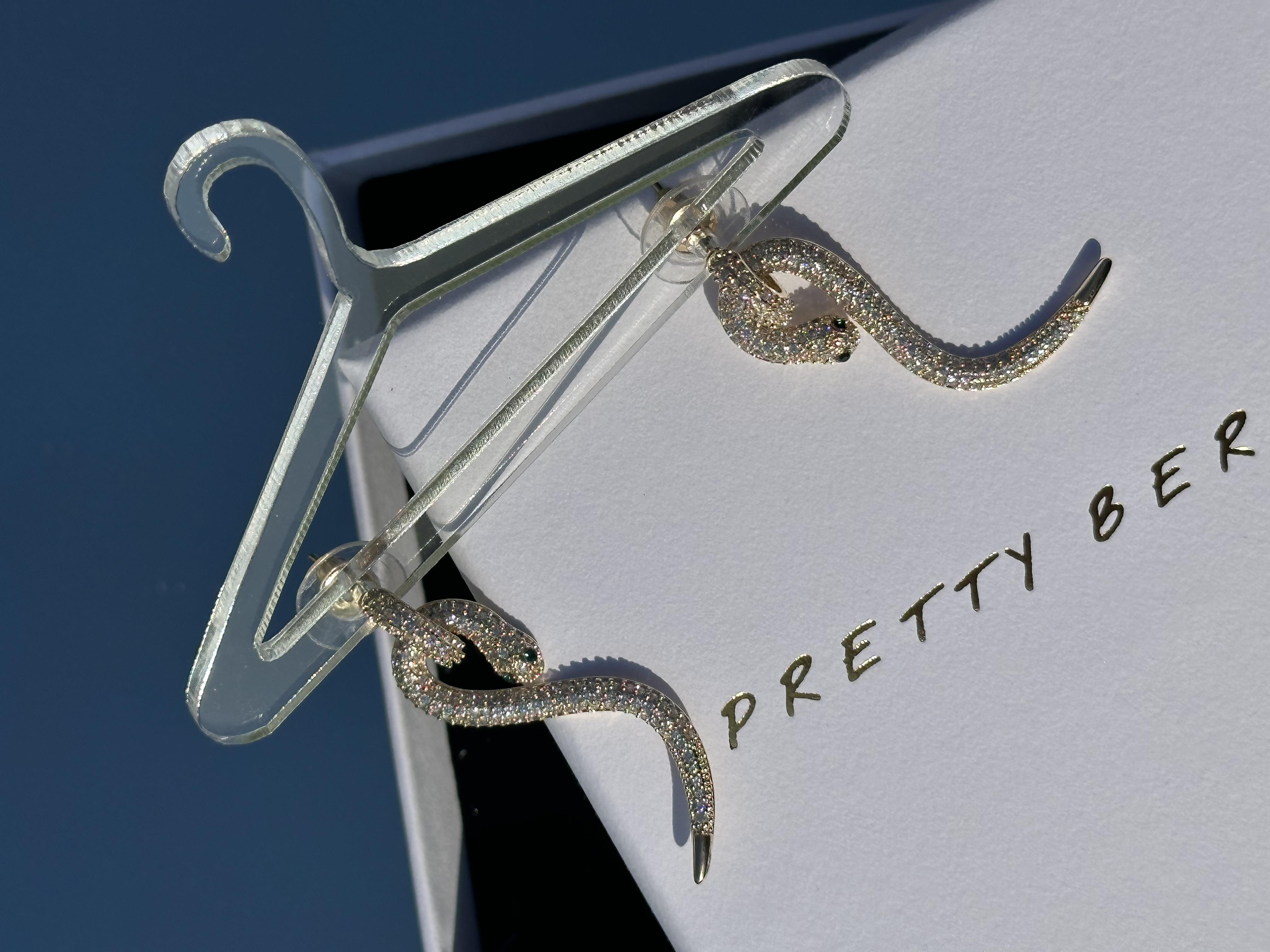 Zirkon Taşlı Yılan Küpe