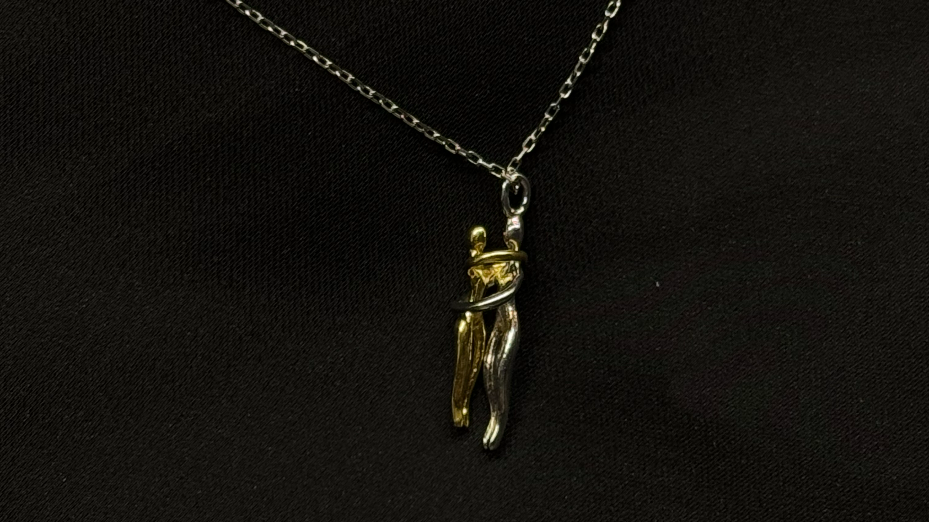 925-ayar-gumus-hug-me-kolye