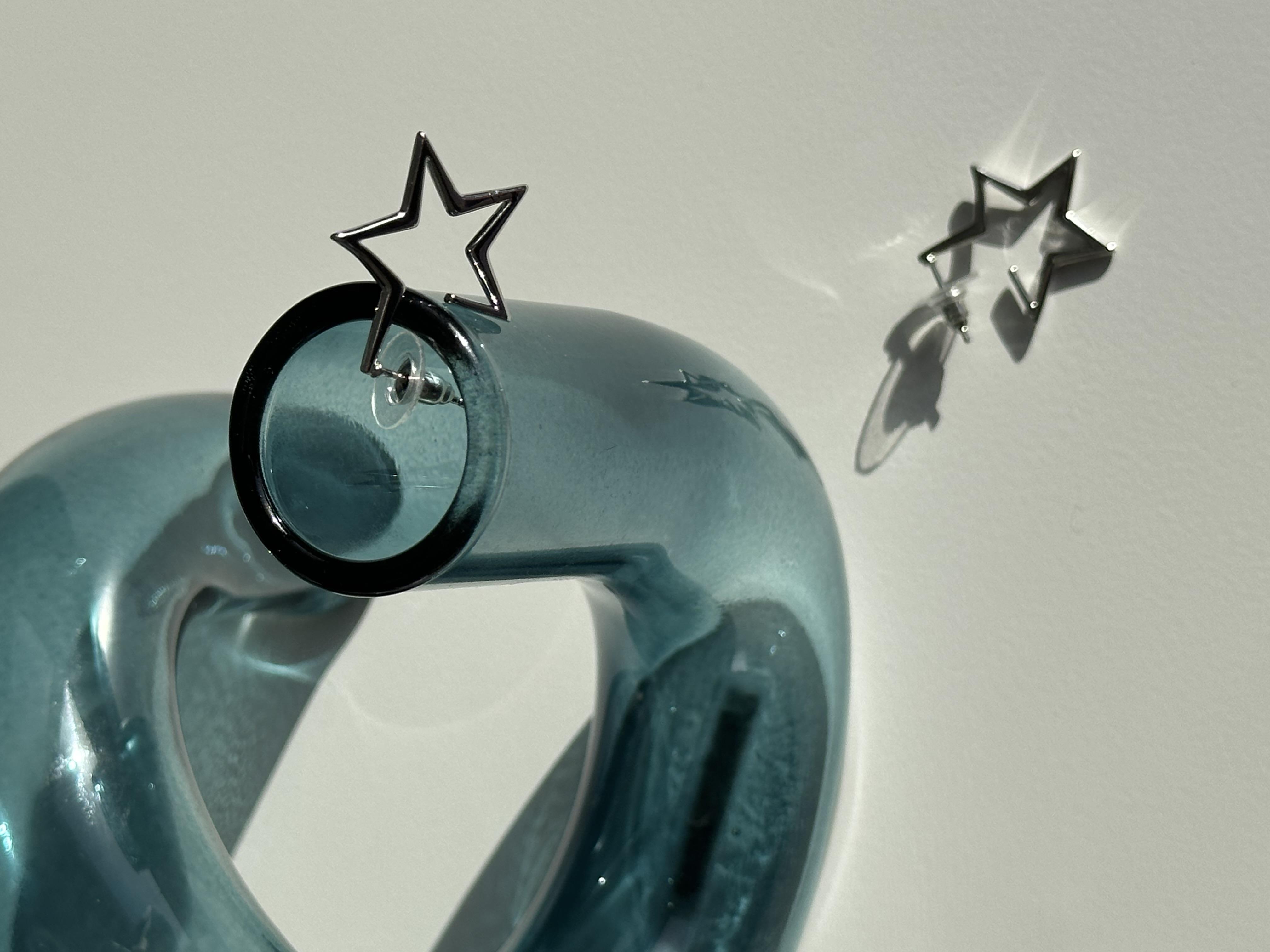  İçi Boş Yıldız Küpe