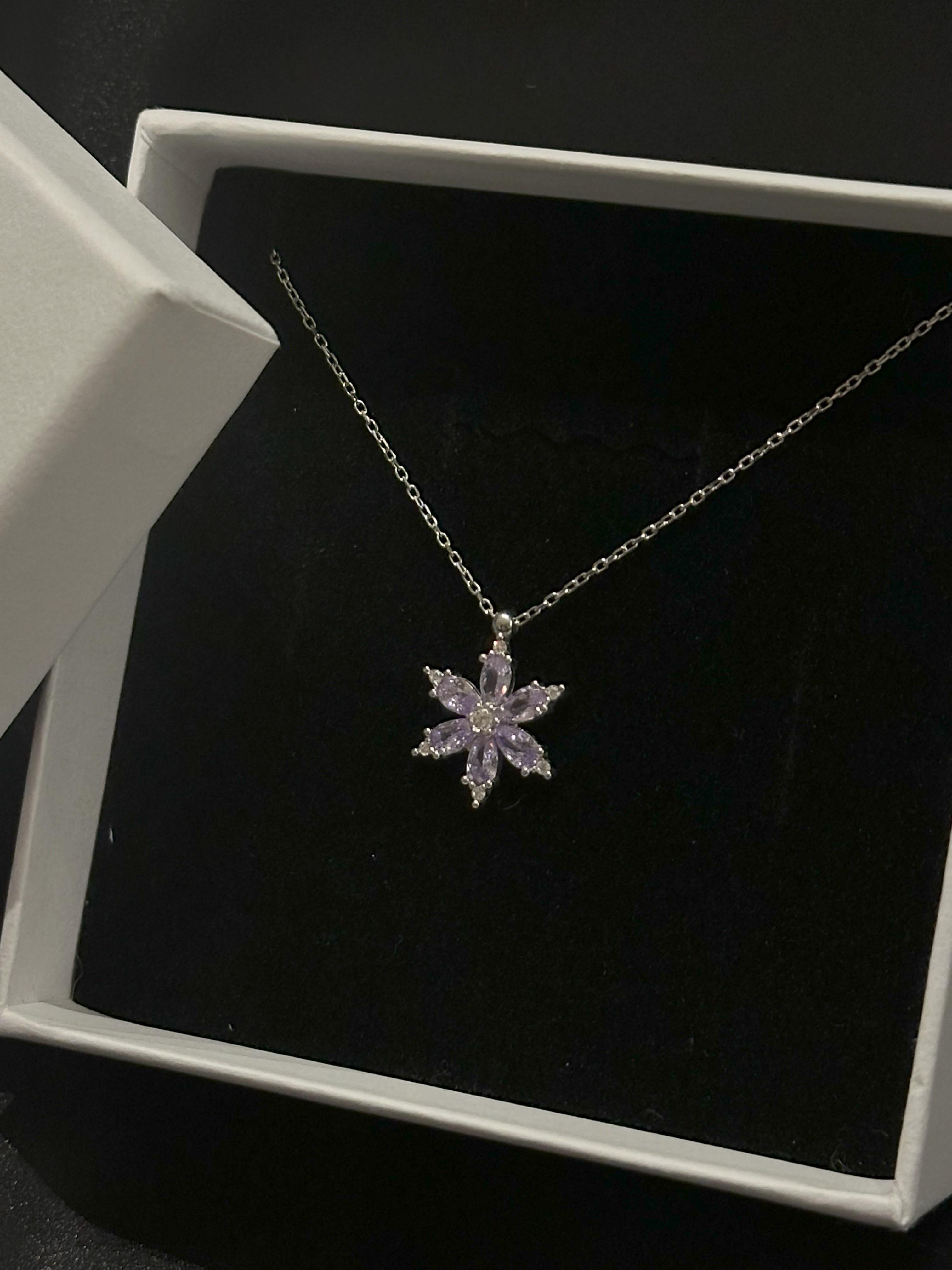 925 Ayar Gümüş Kar Çiçeği Kolye