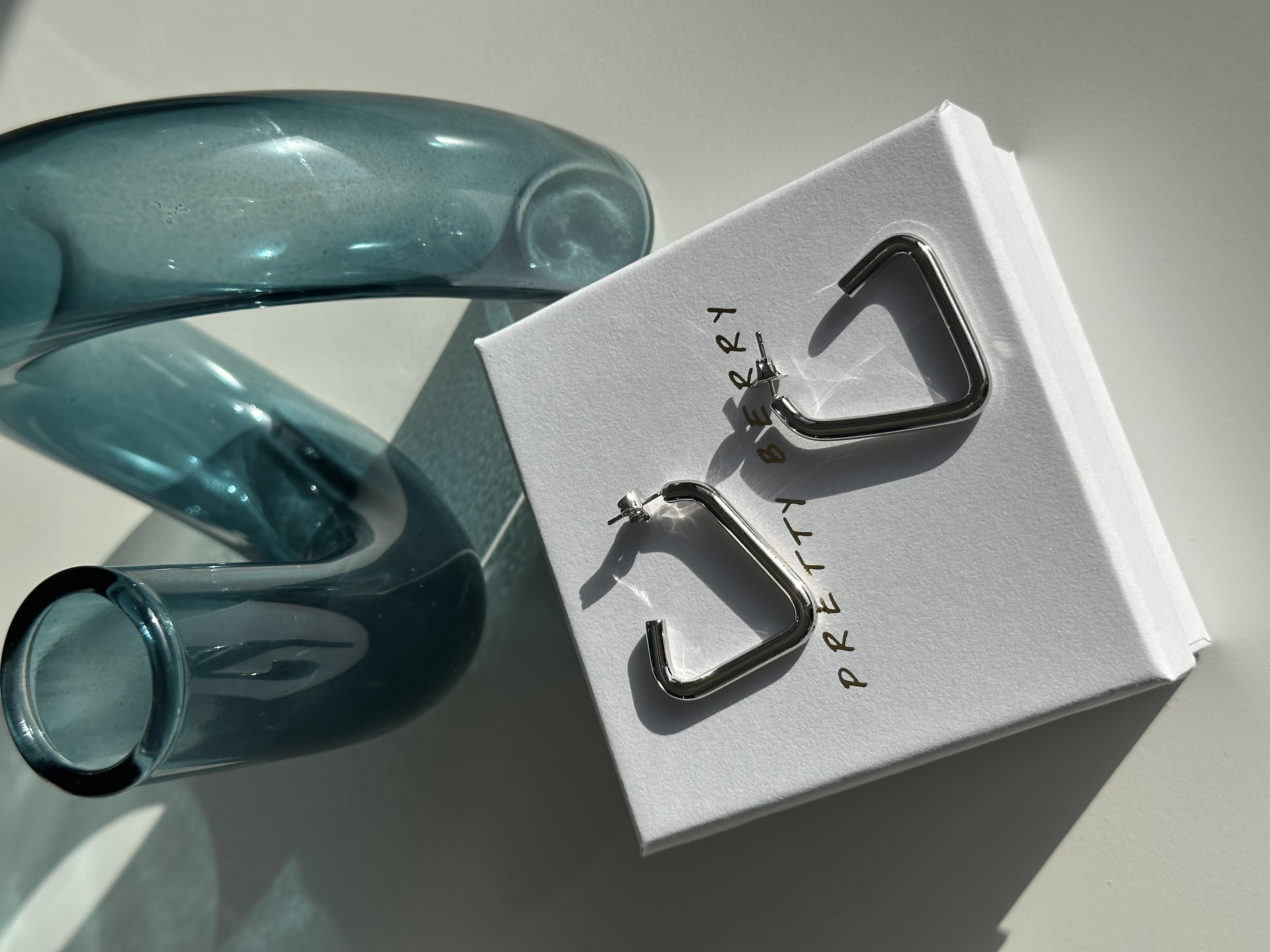 Geometrik Sallantılı Küpe