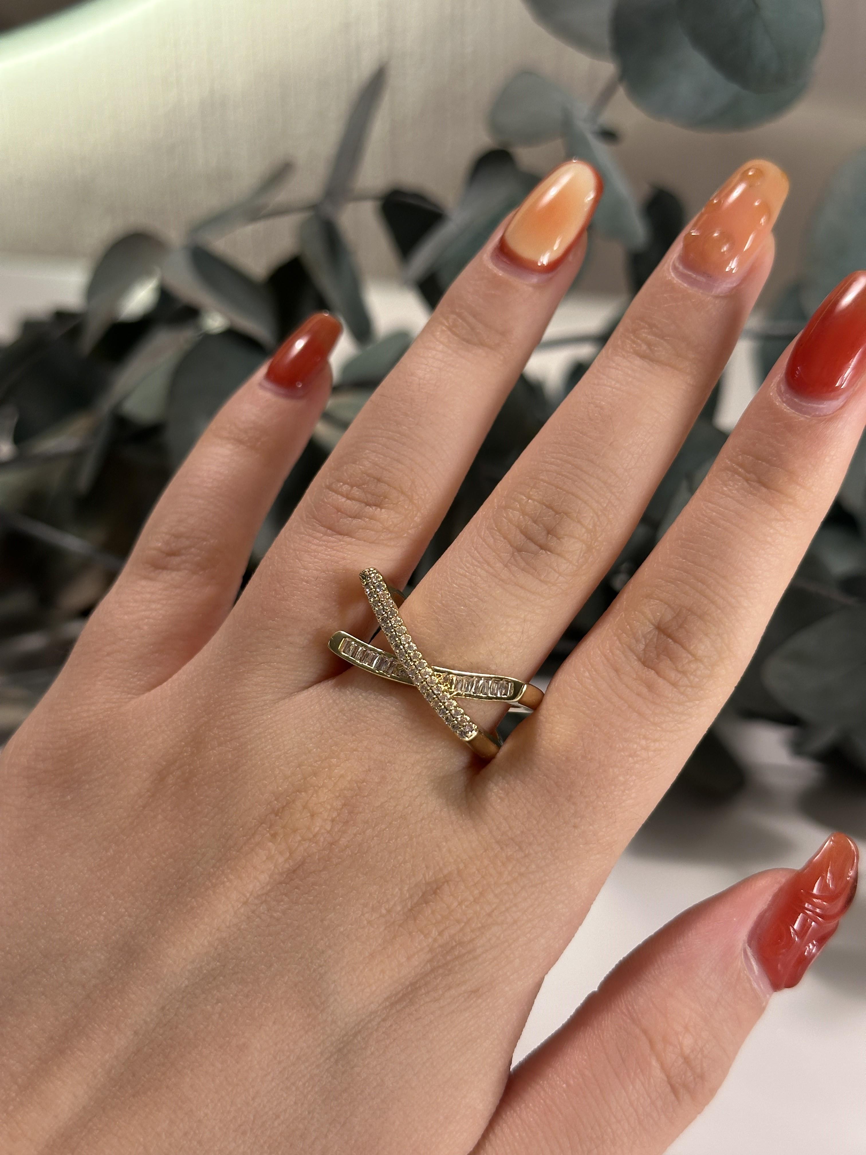 Taşlı Çapraz Yüzük