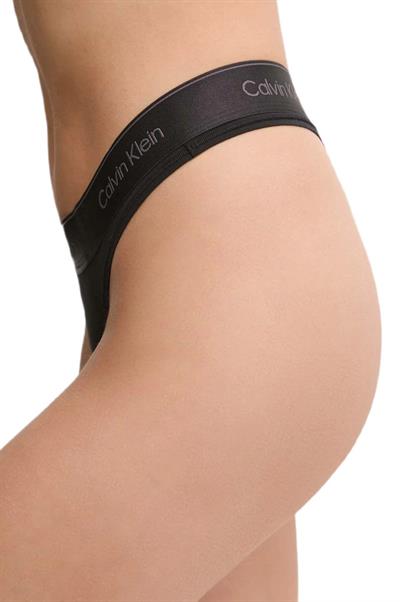 Calvin Klein Kadın Siyah Bralet Tanga Set 000QF8000E 