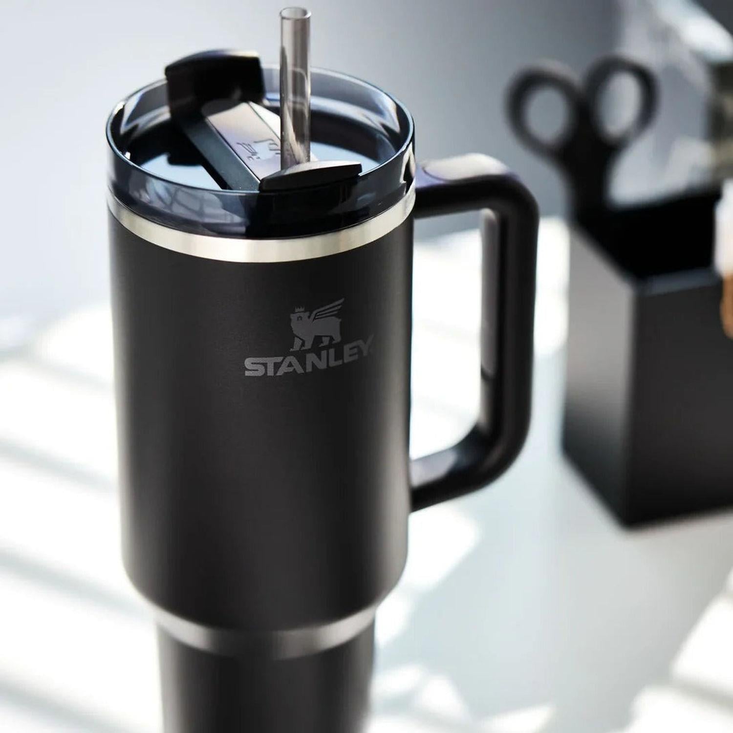 Stanley The Quencher H2.O FlowState Tumbler 1.18L / 40oz Black 2.0 Termos AS1012574015