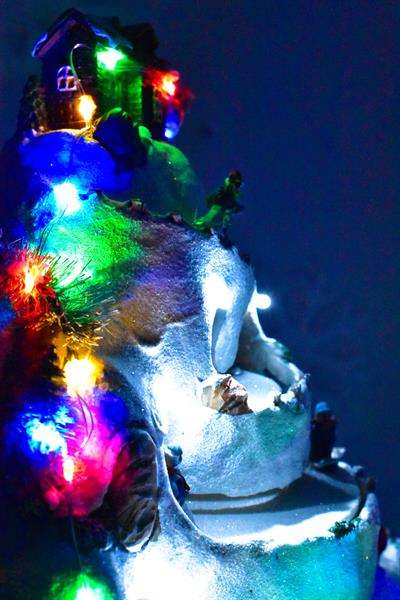 Waldern Premium Collection Işıklı Karlı Dağ Tren Dekoratif Yılbaşı Süsü