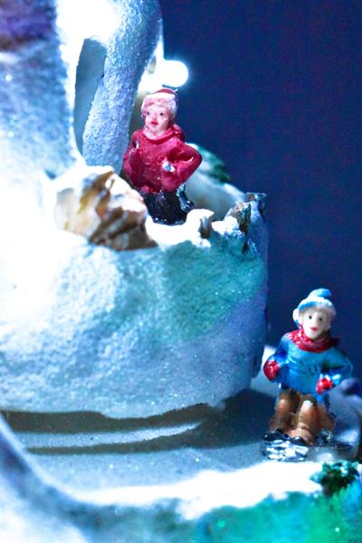 Waldern Premium Collection Işıklı Karlı Dağ Tren Dekoratif Yılbaşı Süsü