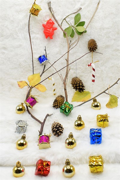 Yılbaşı Çam Ağacı 24 Parça 3 cm Karışık Süs Paketi 1311SERI