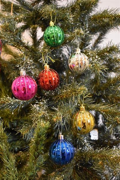 Yılbaşı Çam Ağacı Süsü İşlemeli Karışık 6 Cm 6lı Cici