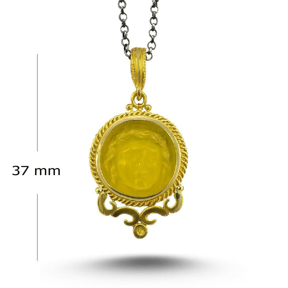 Kadın Gümüş Kolye 925 Ayar Gümüş Elişi Tasarımlı Ortası Cam Kabartma Medusa Kolye