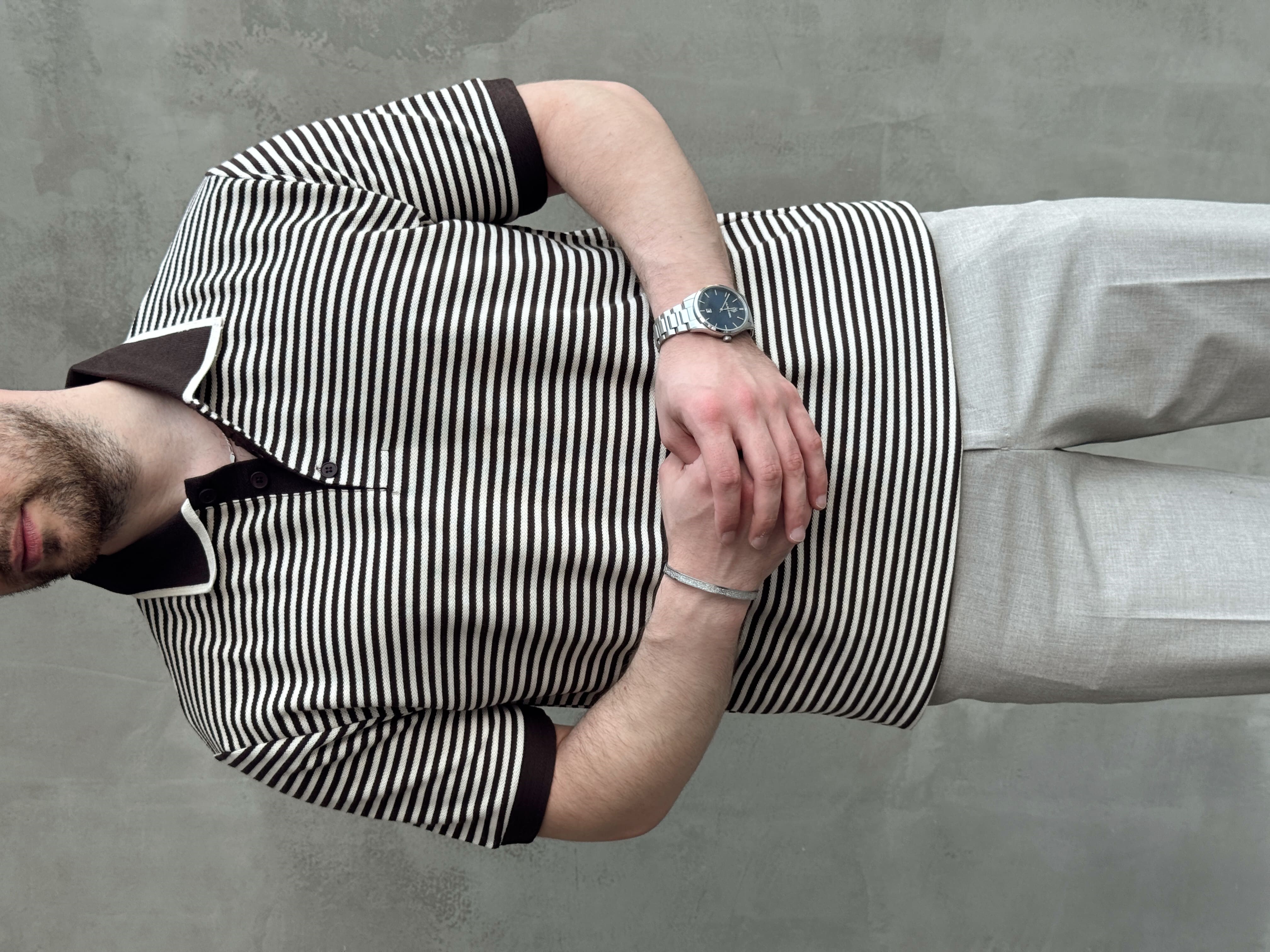 Erkek Kombinlenebilir Oversize Kalıp Çizgi Detaylı Polo Yaka Triko T-Shirt-Kahverengi(E1768)