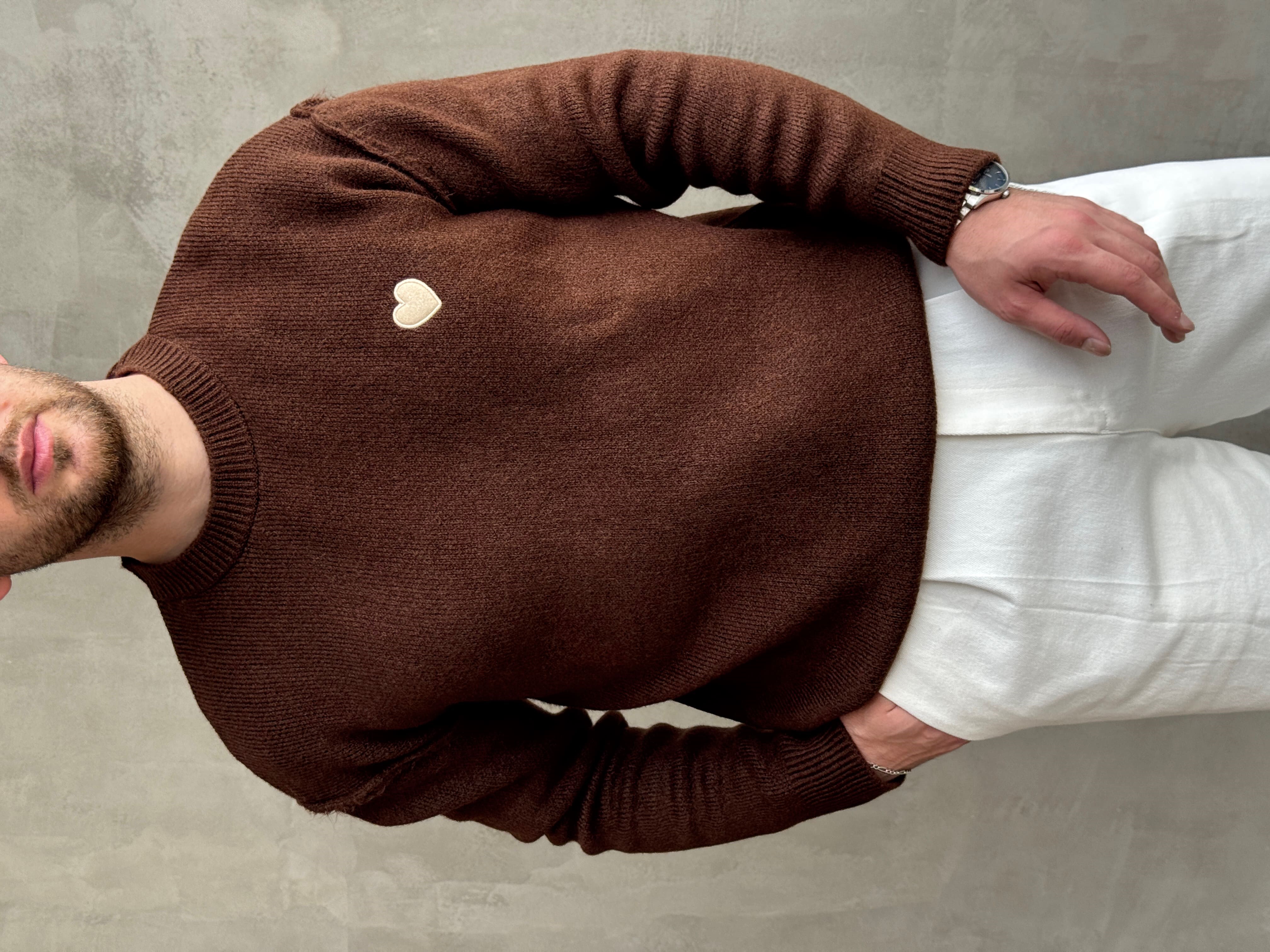 Erkek Trend Model Oversize Kalıp Pis Dikişli Kalp Nakışlı Triko Kazak-Kahverengi(E1851)