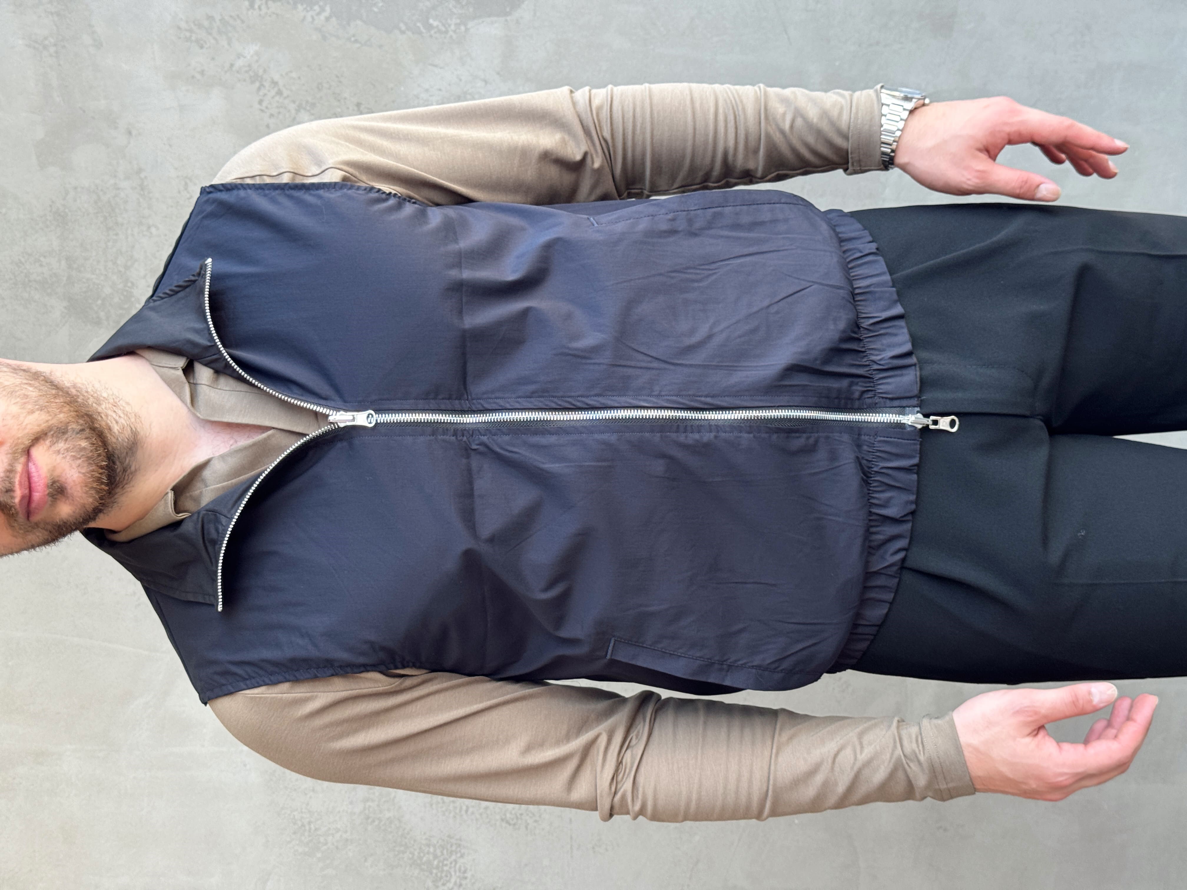 Erkek Trend Model Regular Fit Dokuma Kumaş Çift Taraf Görünümlü Yelek-Siyah/Lacivert(E1812)