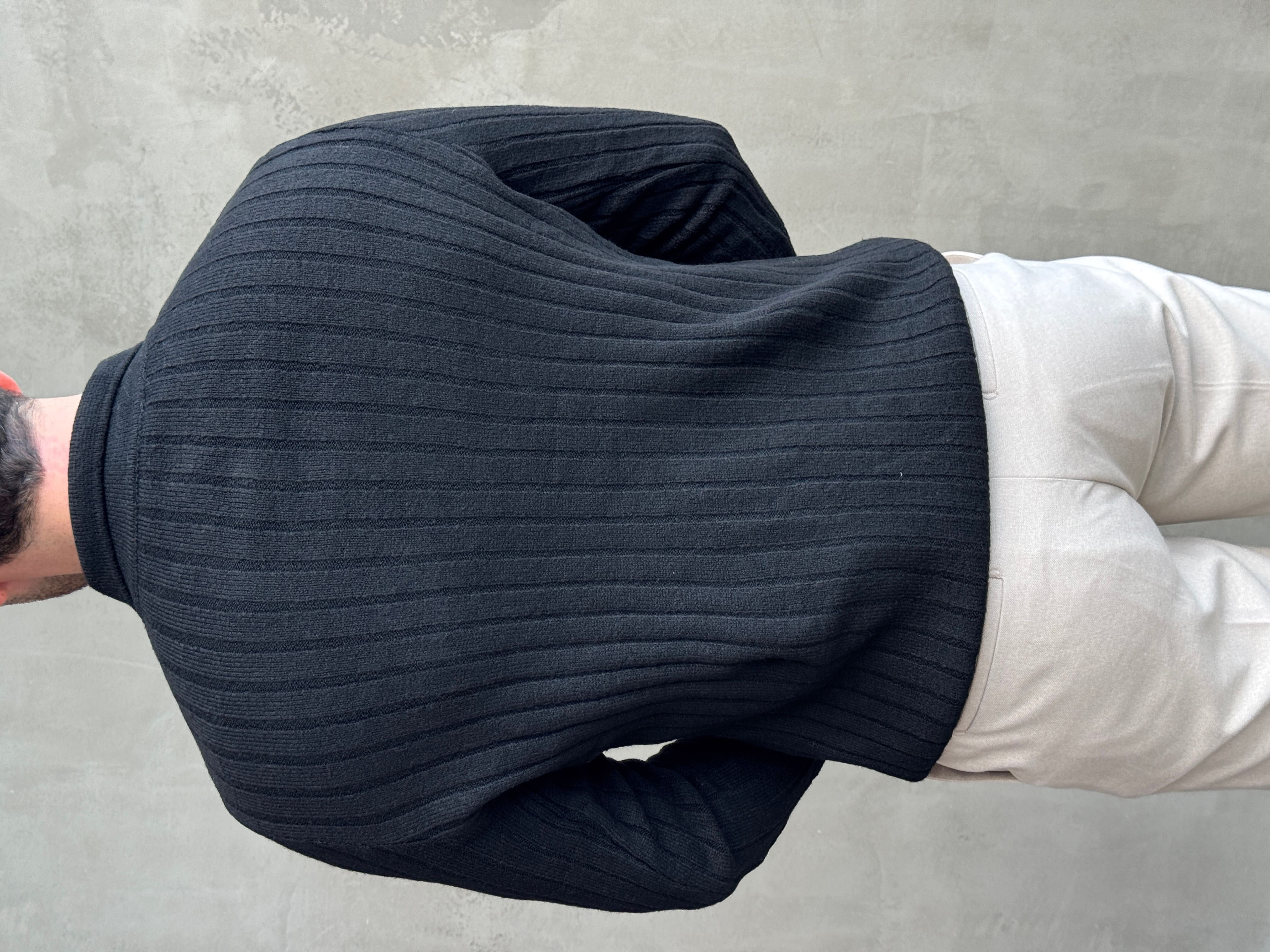 Erkek Yeni Sezon Regular Fit Düğme Detaylı Polo Yaka Triko Kazak-Siyah(E1833)