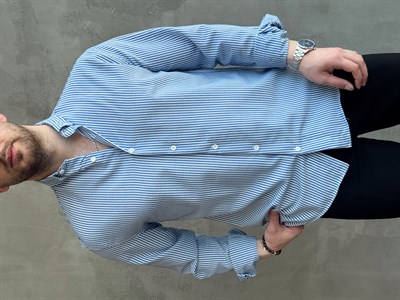 Erkek Ofis Stili Oversize Kalıp Yaka Düğmeli Çizgi Detaylı Gofre Kumaş Gömlek-Mavi(E1697)