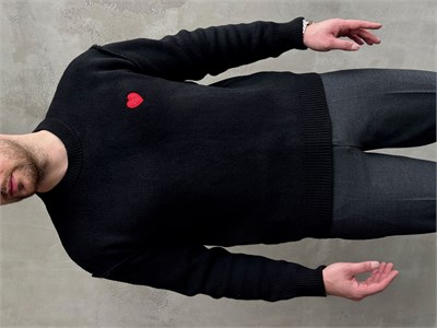 Erkek Trend Model Oversize Kalıp Pis Dikişli Kalp Nakışlı Triko Kazak-Siyah(E1851)