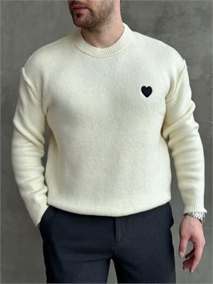 Erkek Trend Model Oversize Kalıp Pis Dikişli Kalp Nakışlı Triko Kazak-Ekru(E1851)