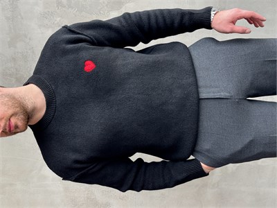 Erkek Trend Model Oversize Kalıp Pis Dikişli Kalp Nakışlı Triko Kazak-Siyah(E1851)