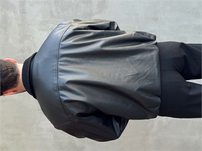 Erkek Yeni Sezon Regular Fit Kesim Yaka Detaylı Fermuar Cepli Deri Ceket-Siyah(E1800)