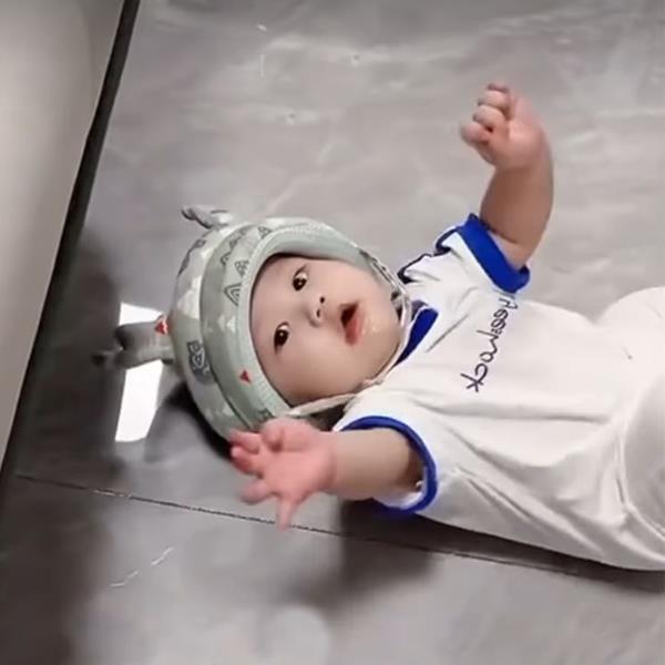 AYARLANABİLİR BEBEK KAFA KORUMA EMNİYET KASKI