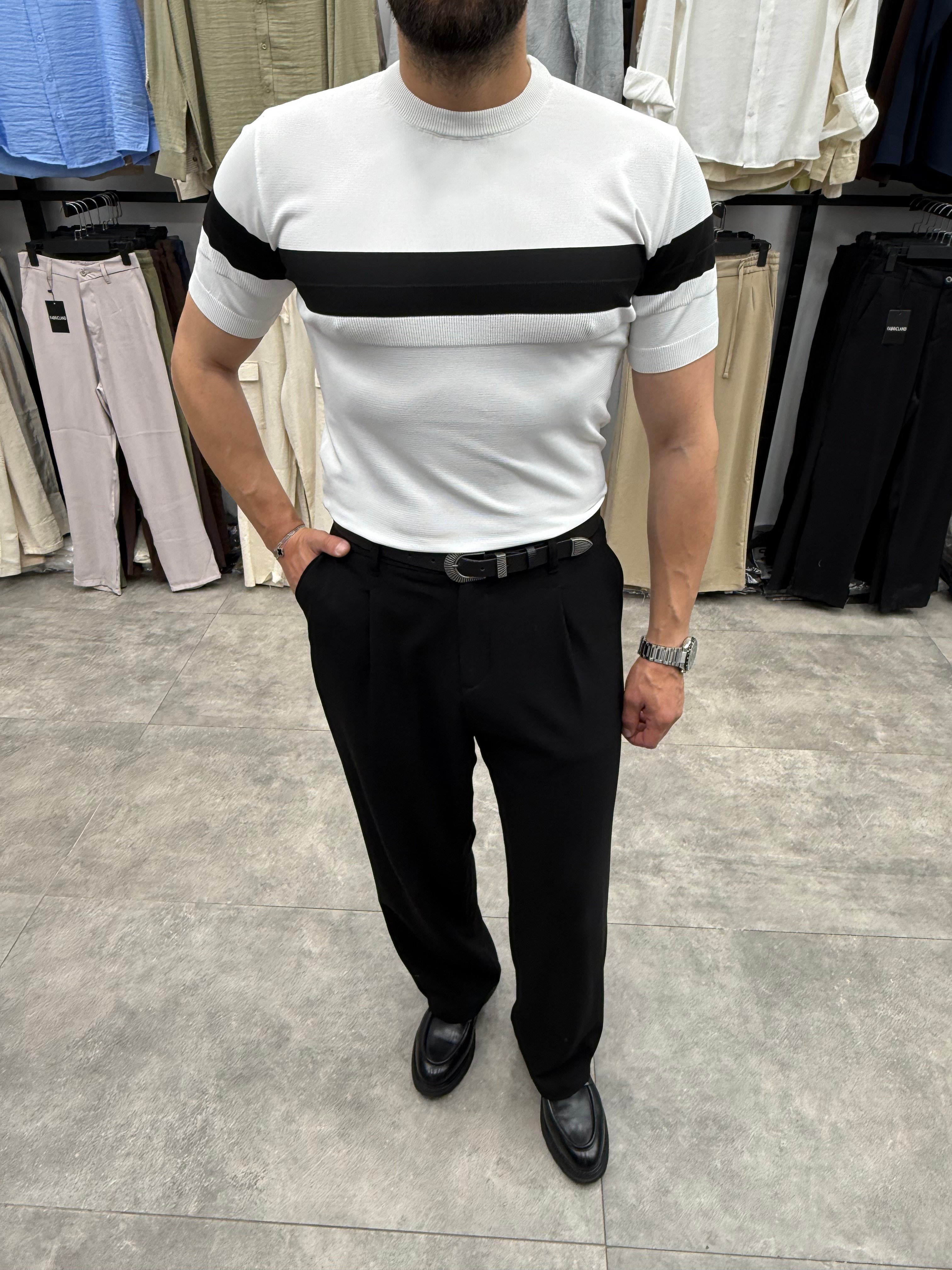 Beyaz Regular Fit Siyah Detaylı Triko Tshirt