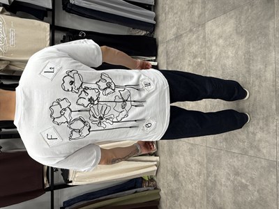 Beyaz Çiçek Desenli Oversize Tshırt