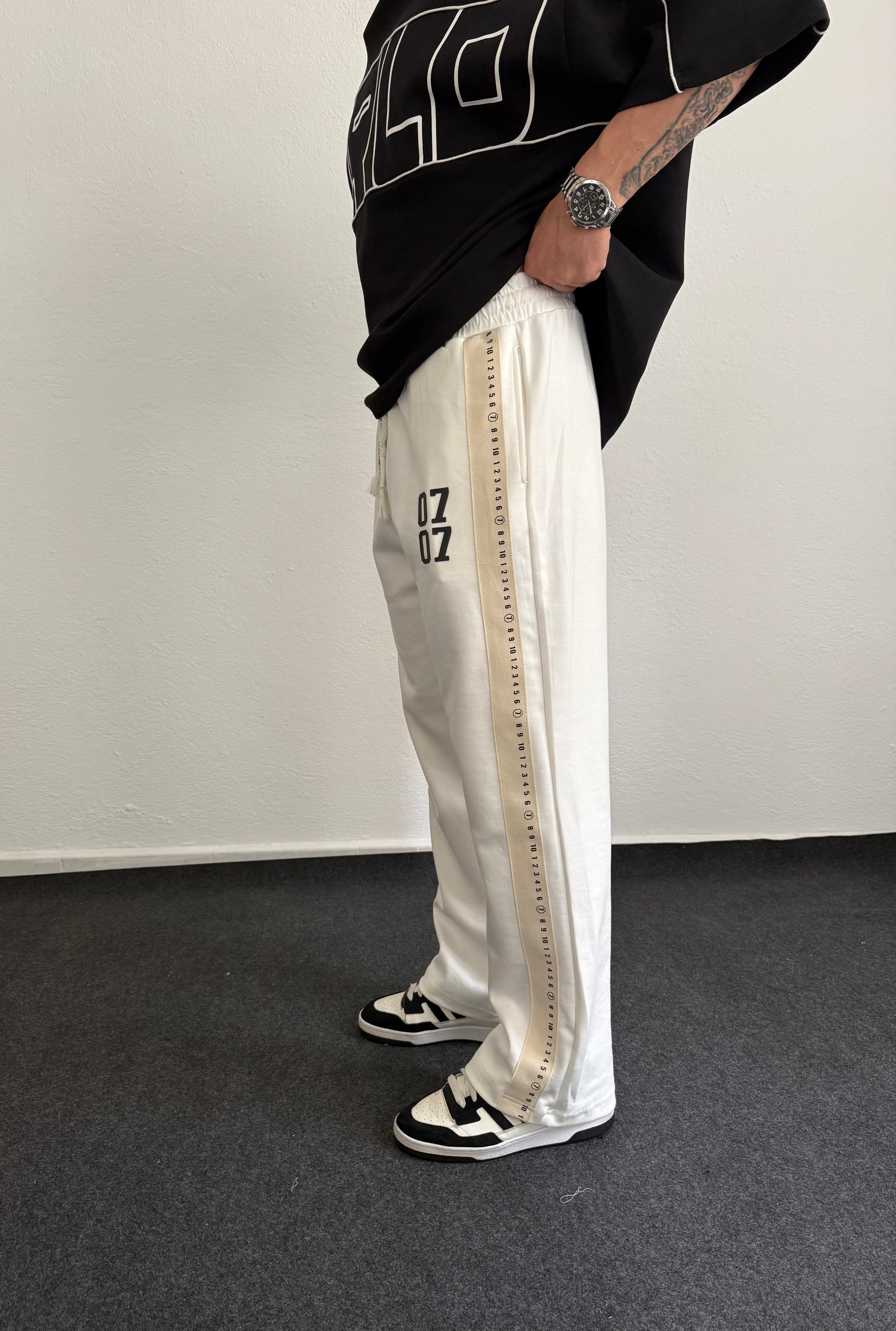 Ekru Şerit Baskılı Baggy Eşofman Altı