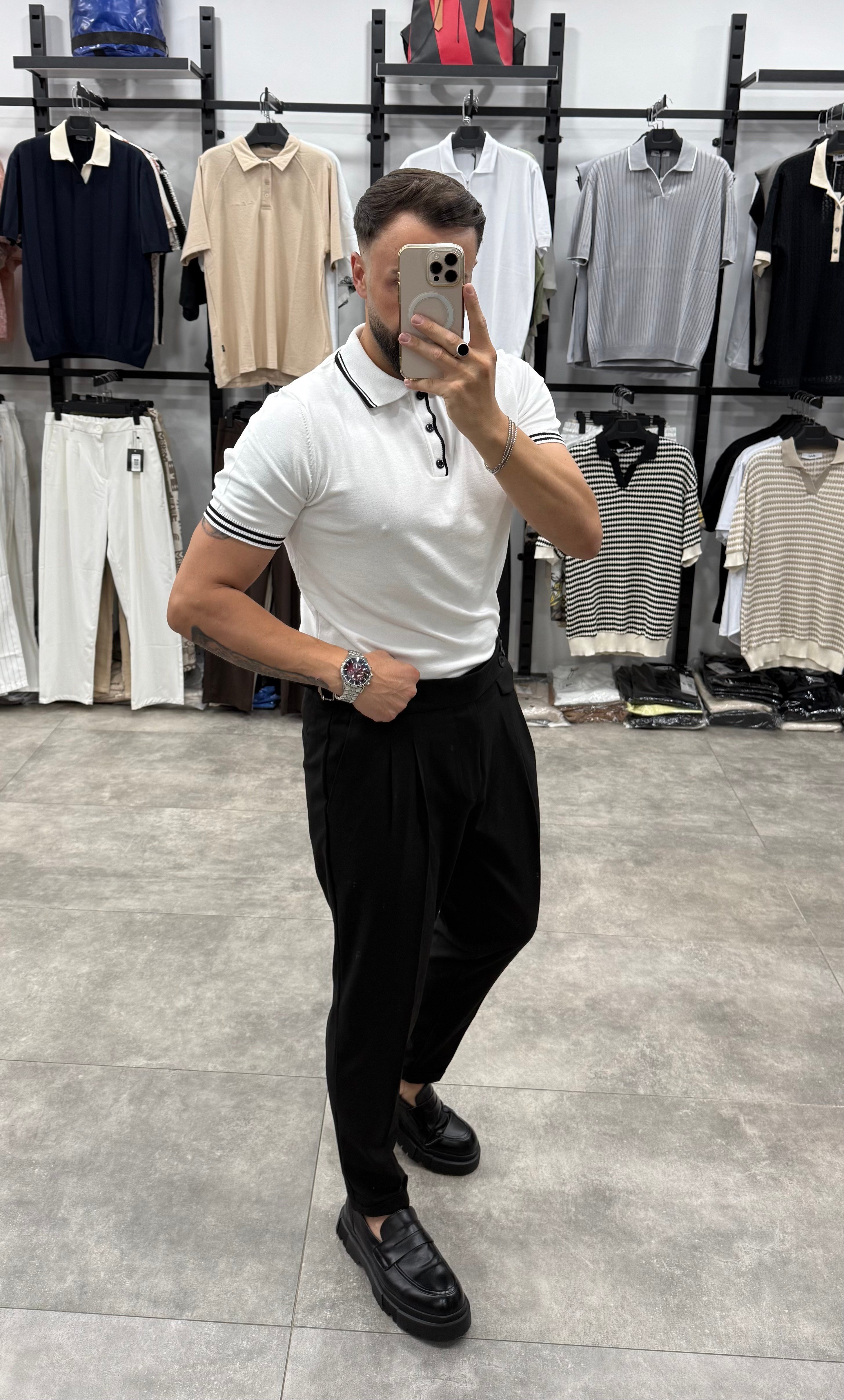 Beyaz Yaka Siyah Detaylı Yumuşak Doku Regular Fit  Polo Yaka Triko Tshirt