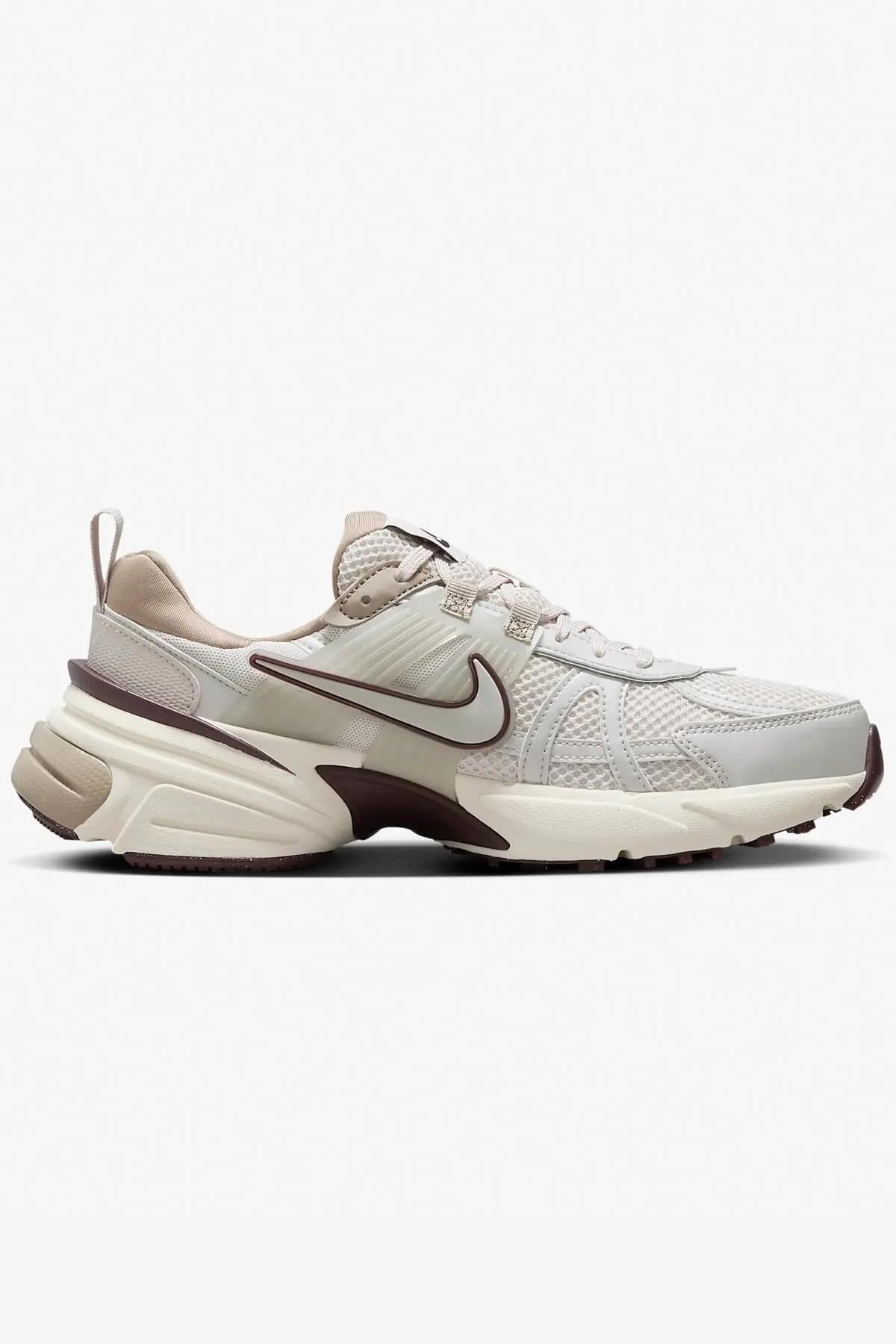 FD0736-103-36 Nike V2K Run Kadın Koşu Ayakkabısı