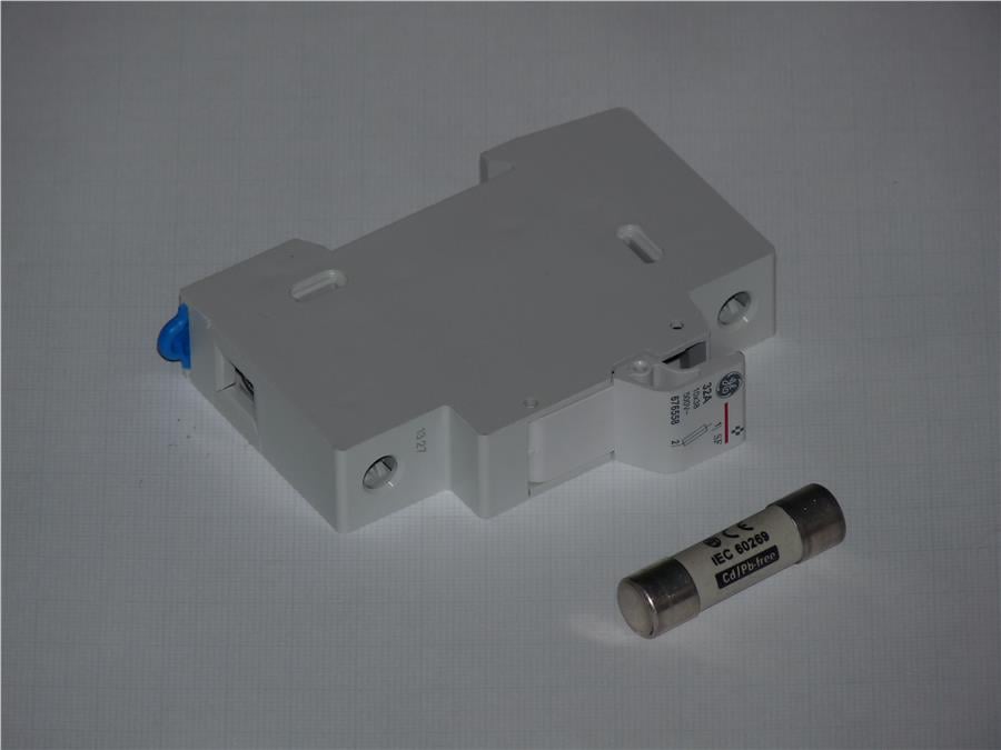 GENERAL ELECTRIC GE676558 KARTUŞ SİGORTA YUVASI 32A 1P 10X38