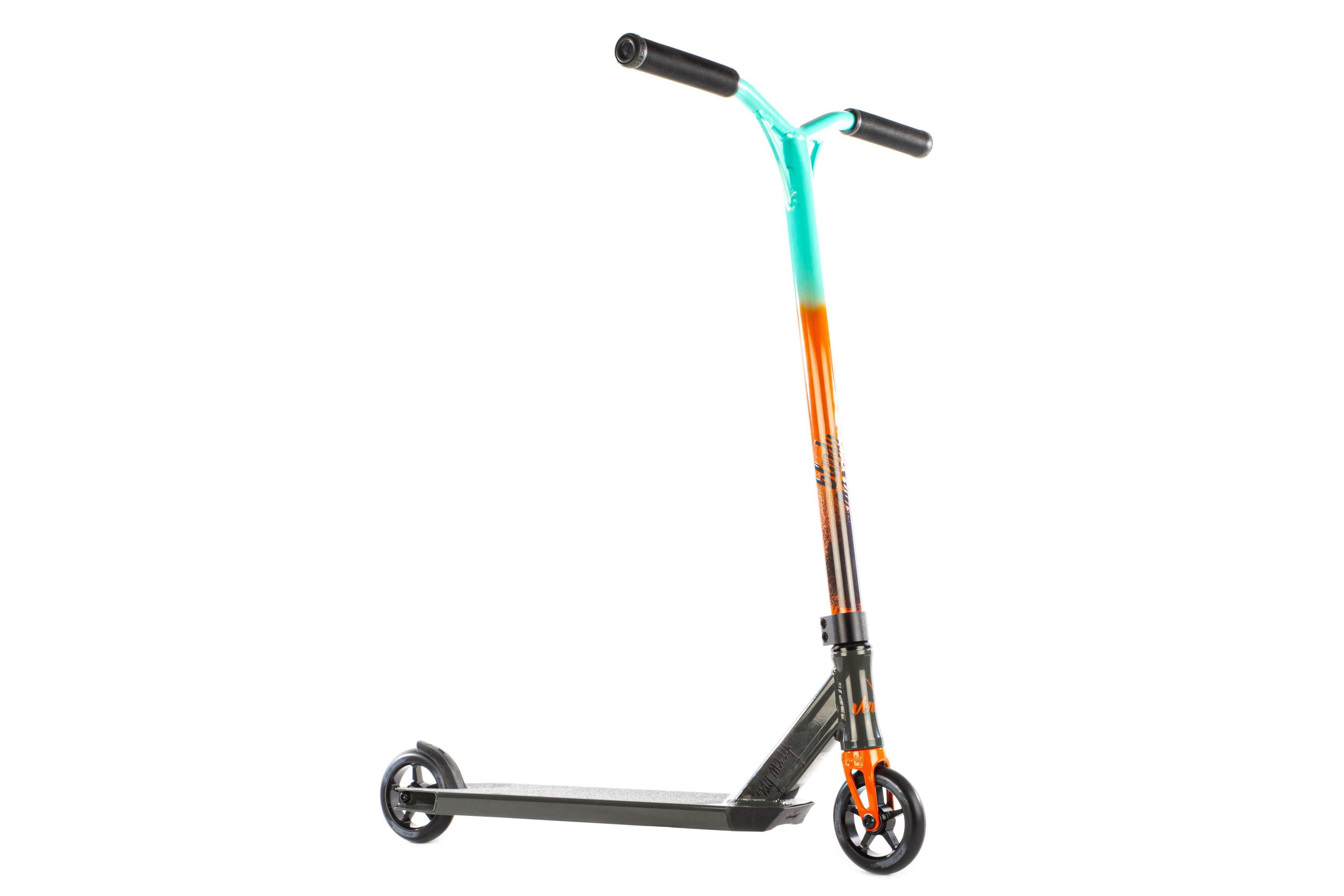 Bloody Mary V2 Akrobasi Scooter ORANGE BLEU