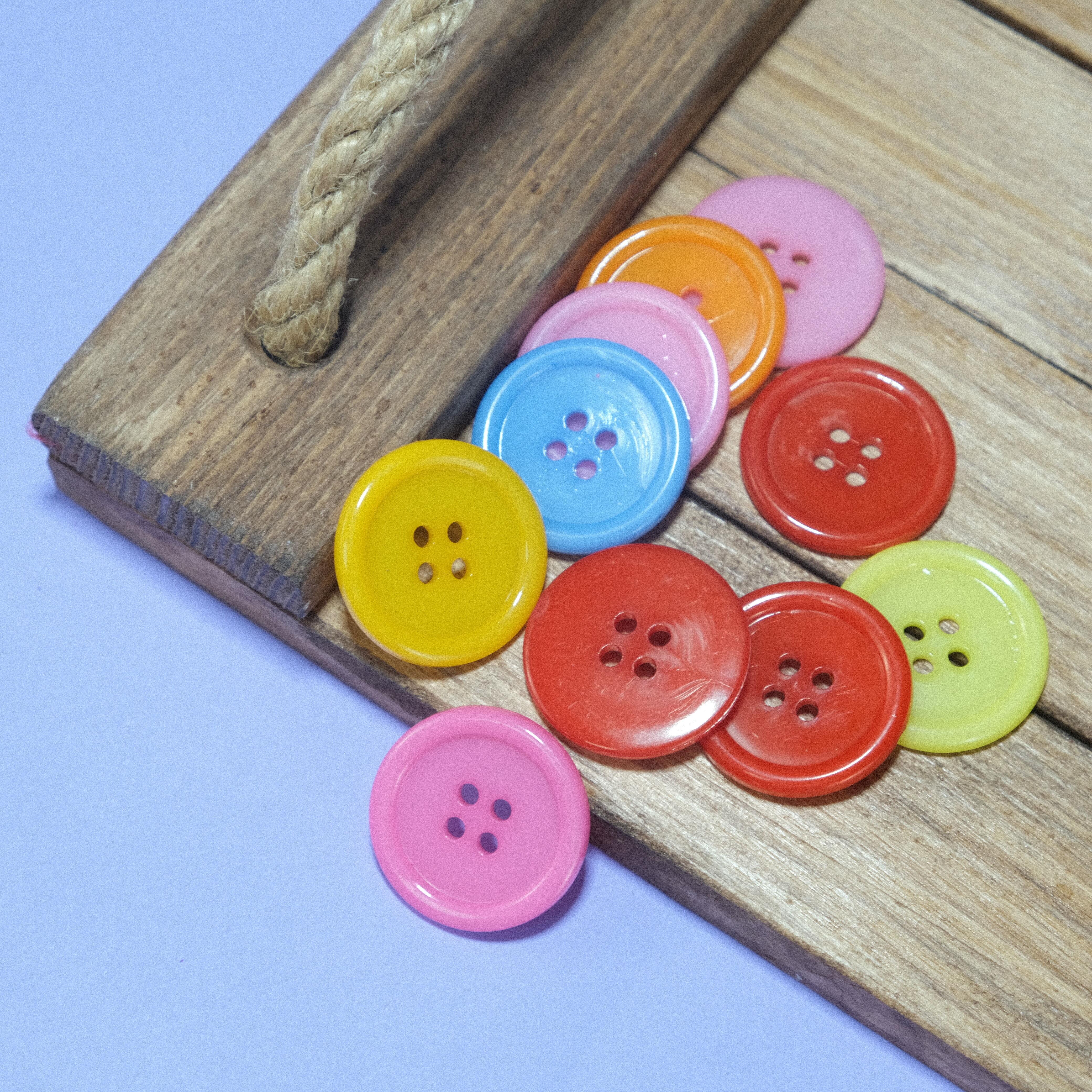 Plastik Karışık Renkli Düğme 25 mm