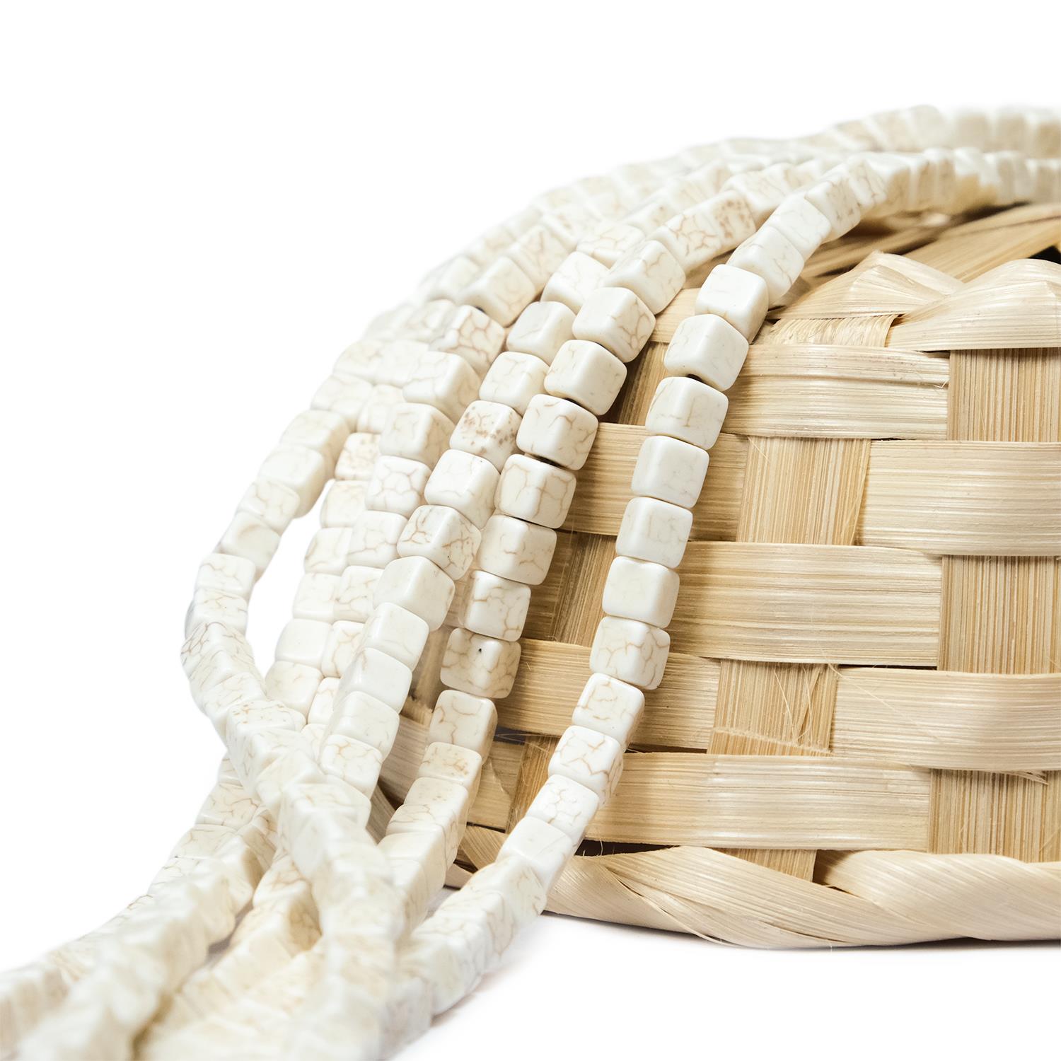 Damarlı Beyaz Mercan Küp Doğaltaş Dizisi 6 mm