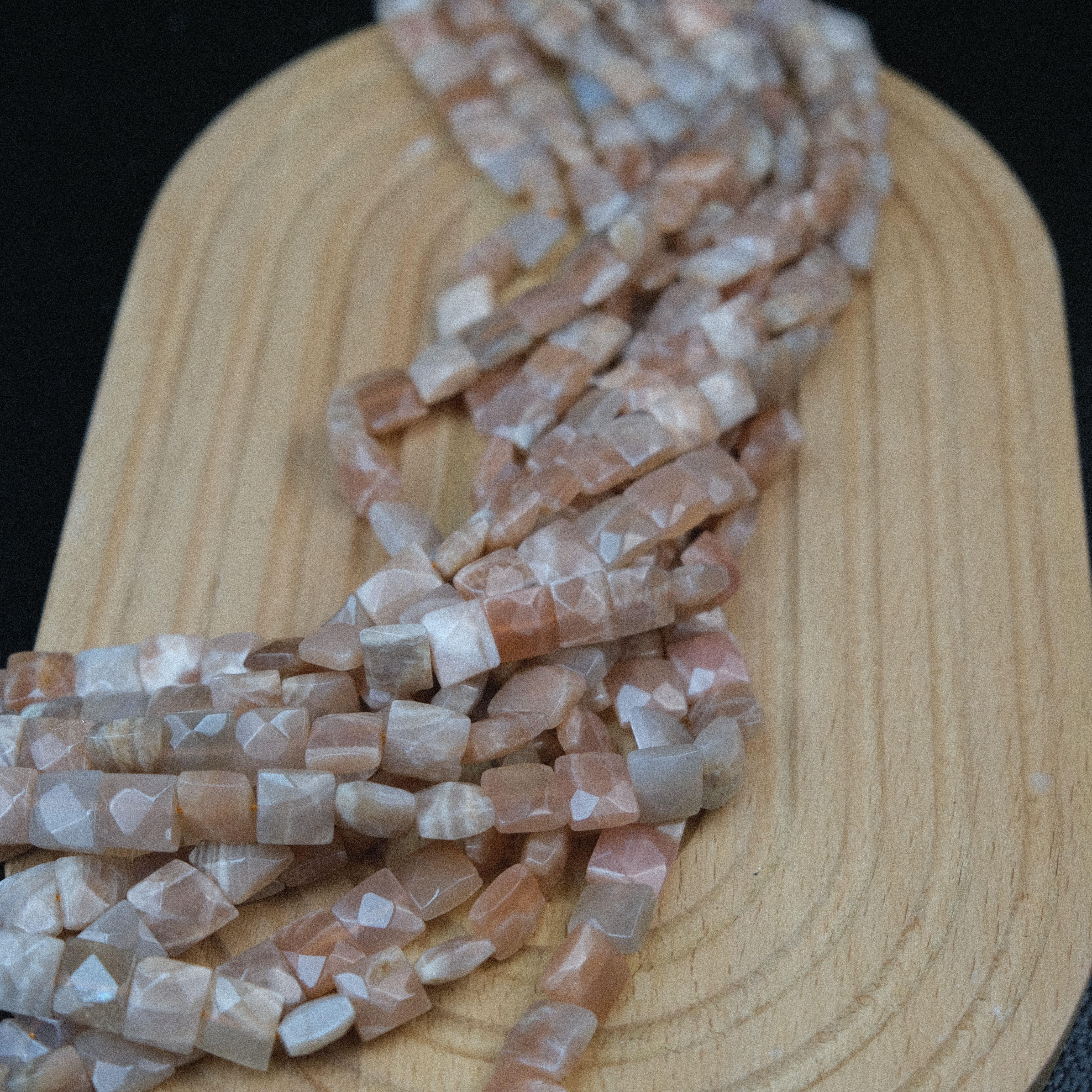 Doğal Güneş Taşı Kare Kesim Güneş 10 mm Fasetli Doğaltaş (1 Dizi - 40 Adet )