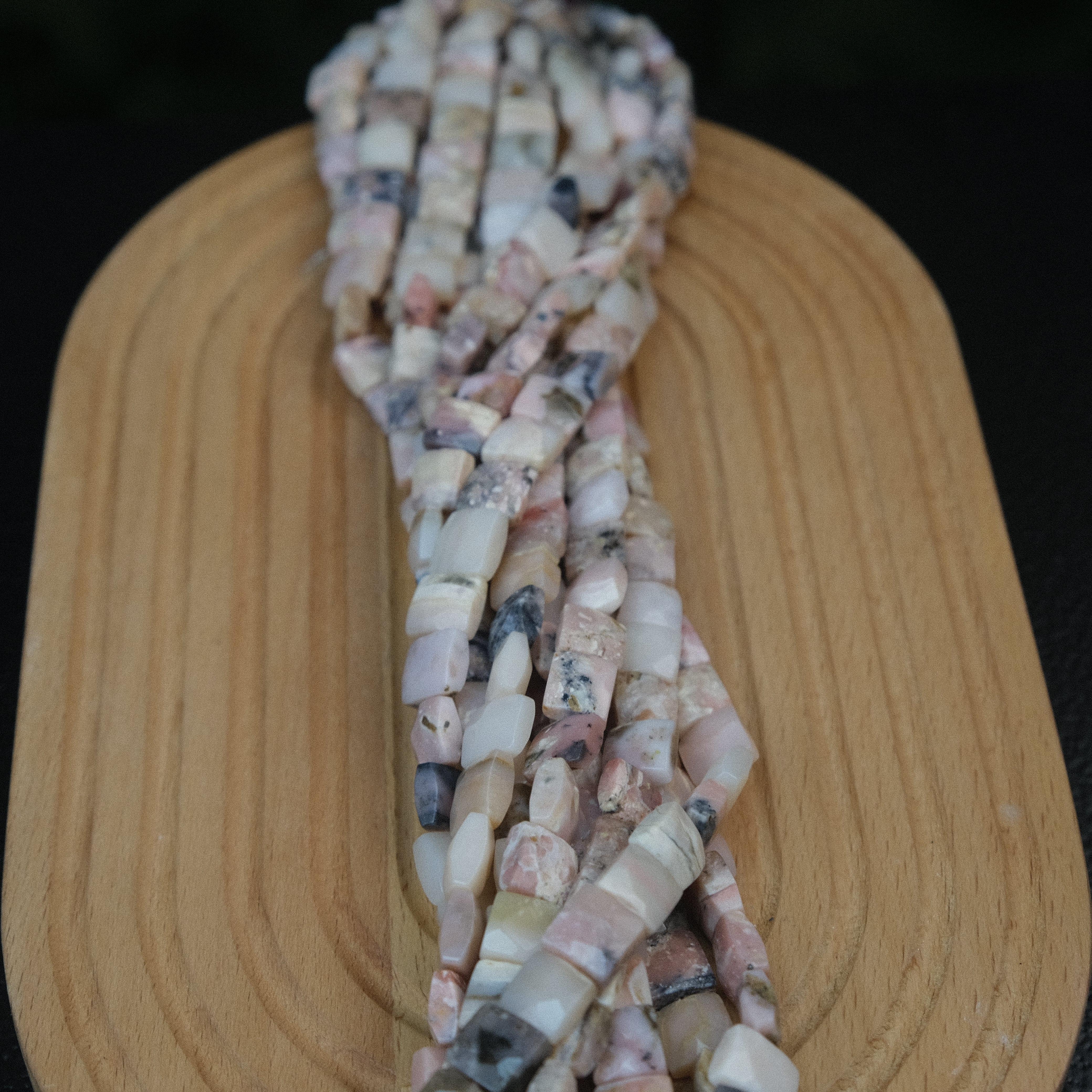 Doğal Pembe Opal Taşı Kare Kesim Pembe Opal 10 mm Fasetli Doğaltaş (1 Dizi - 40 Adet )