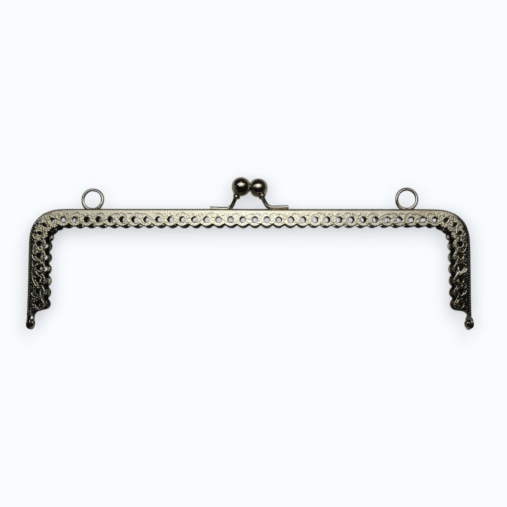 Gümüş Renkli Köşeli Metal Çanta ve Cüzdan Klipsi – 22 cm