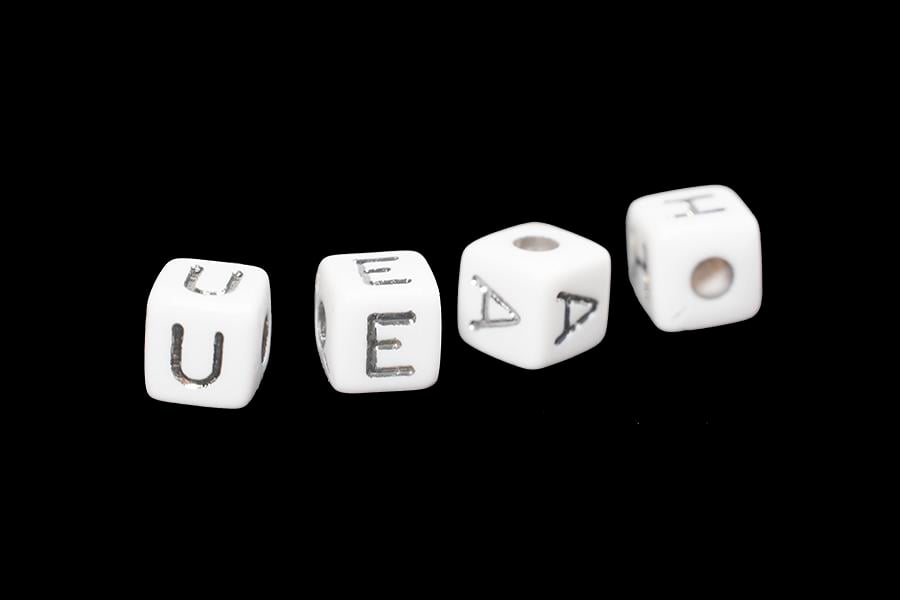 Plastik Harf Boncuk 02