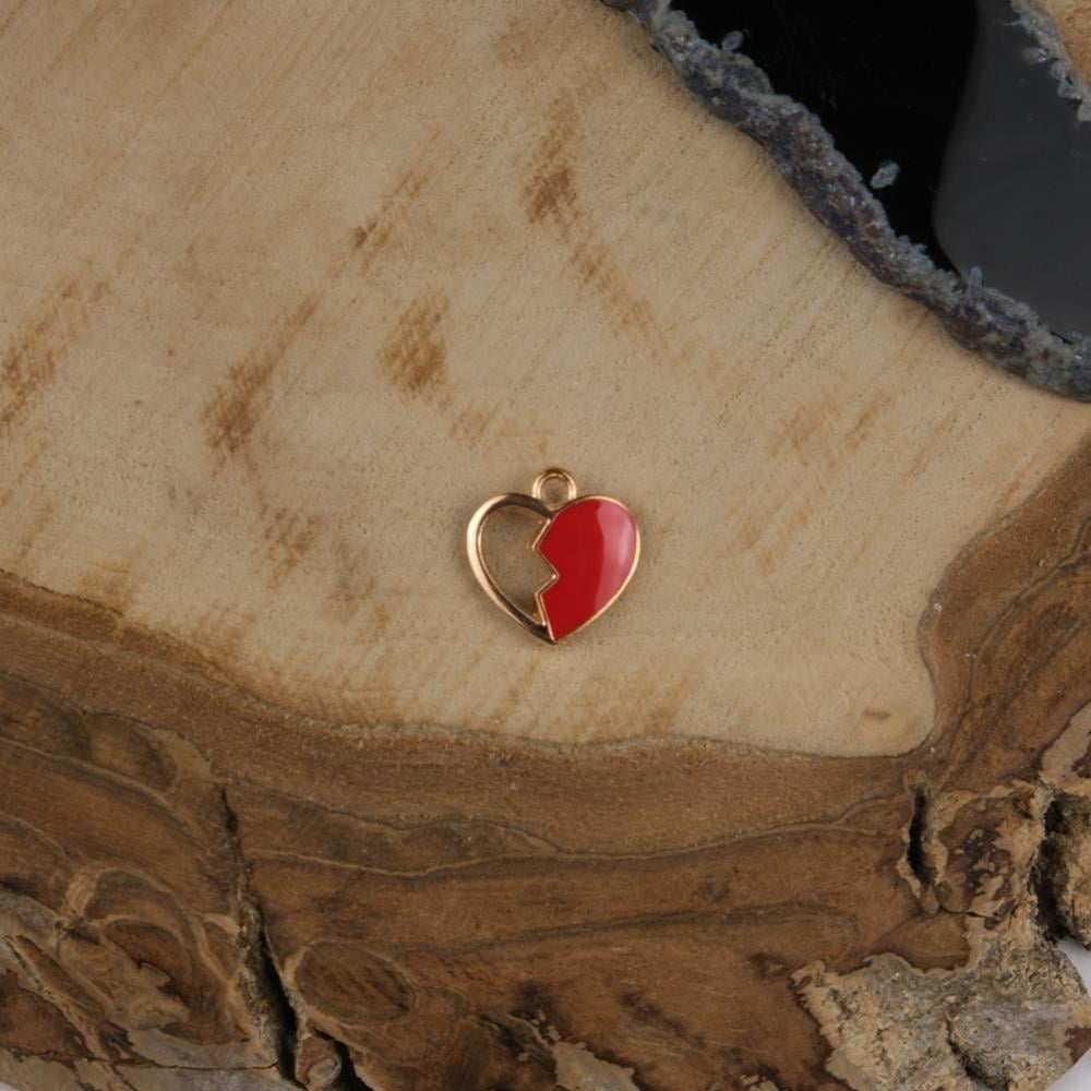 Sarı Metal Halkalı Kırmızı Kalp Takı ve Aksesuar Aparatı