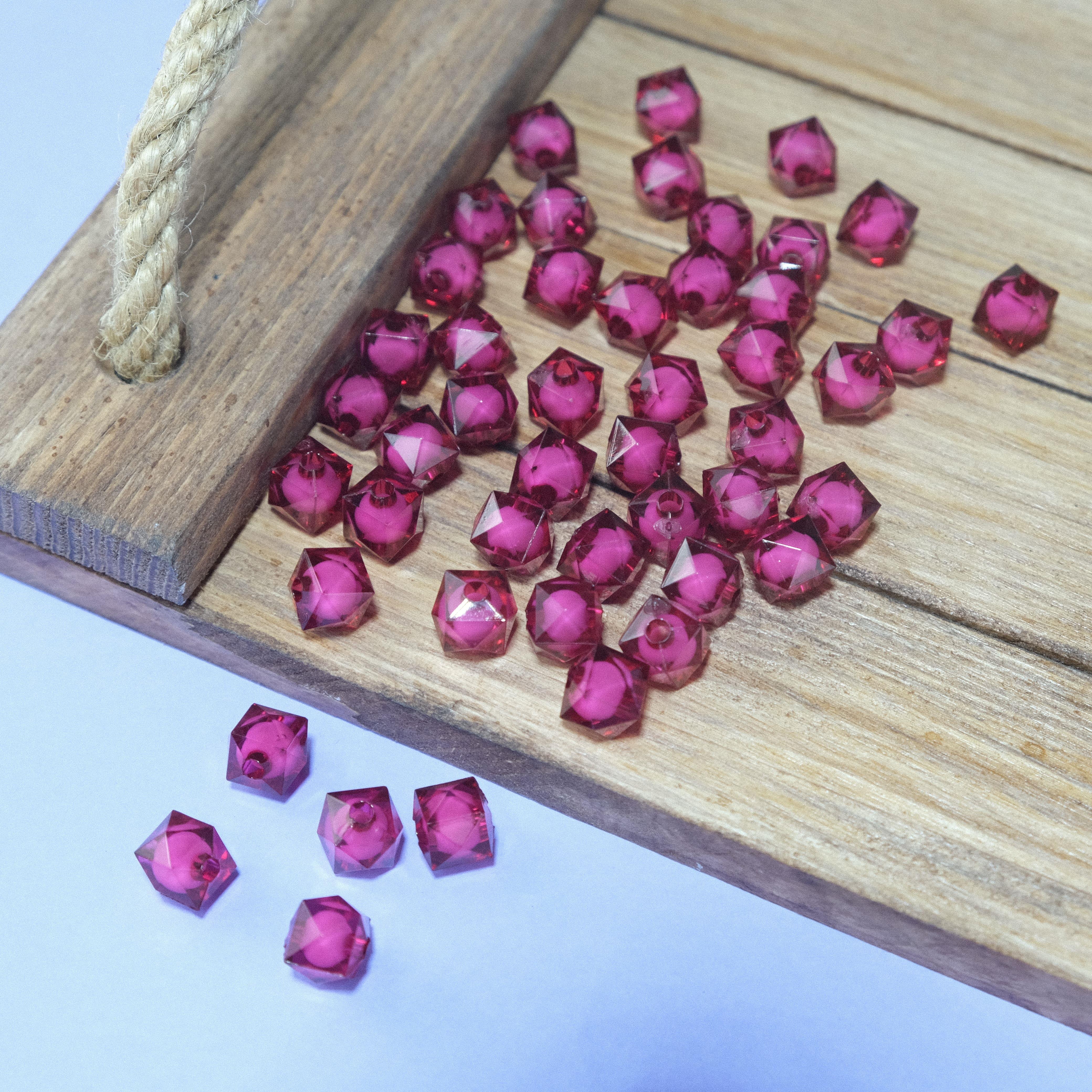 10 MM Fuşya İçi Boncuklu Akrilik Küp Model Kübik Boncuk Takı Çanta Yapım Boncuğu (500gr , ~1100 Adet)