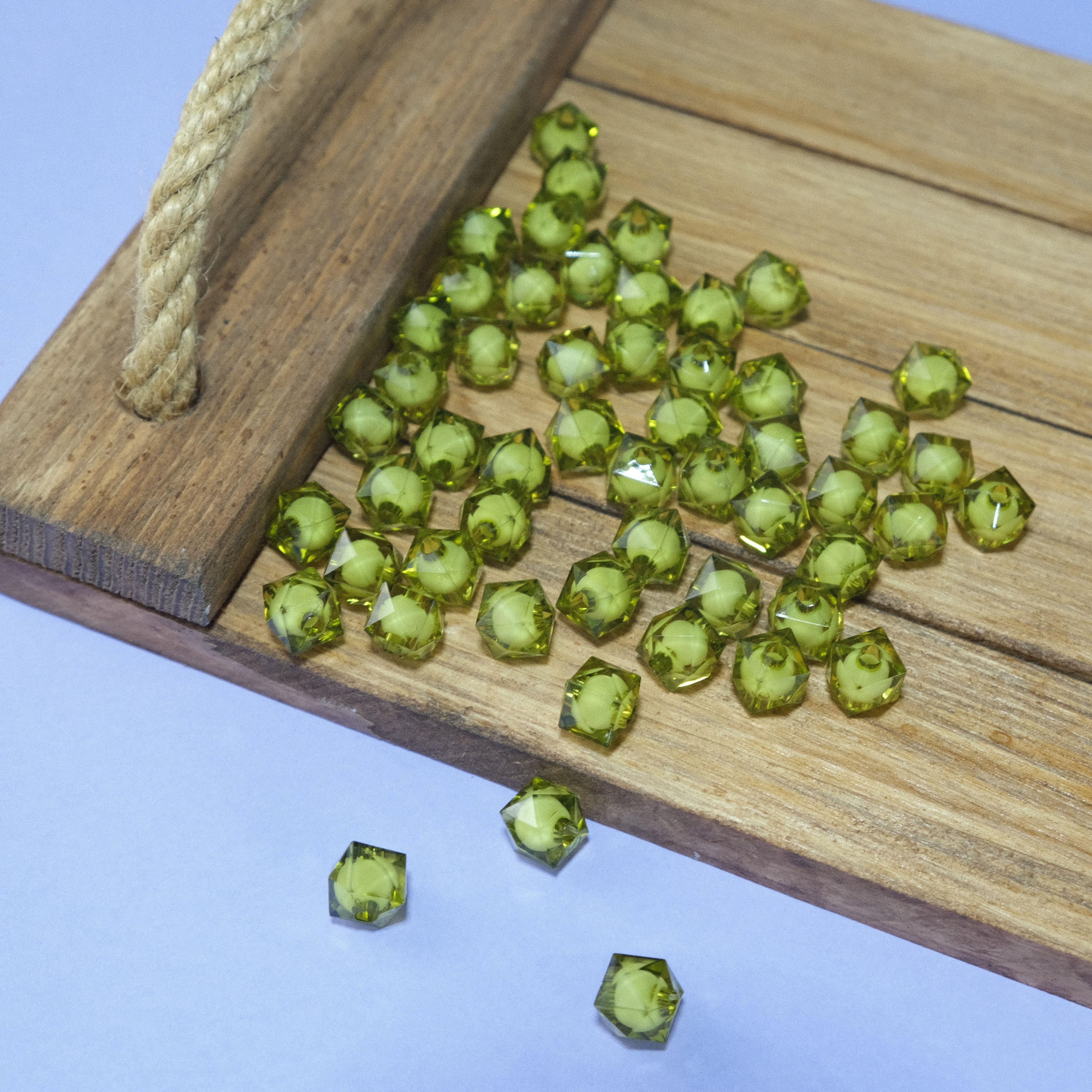10 MM Yeşil İçi Boncuklu Akrilik Küp Model Kübik Boncuk Takı Çanta Yapım Boncuğu (500gr , ~1100 Adet)