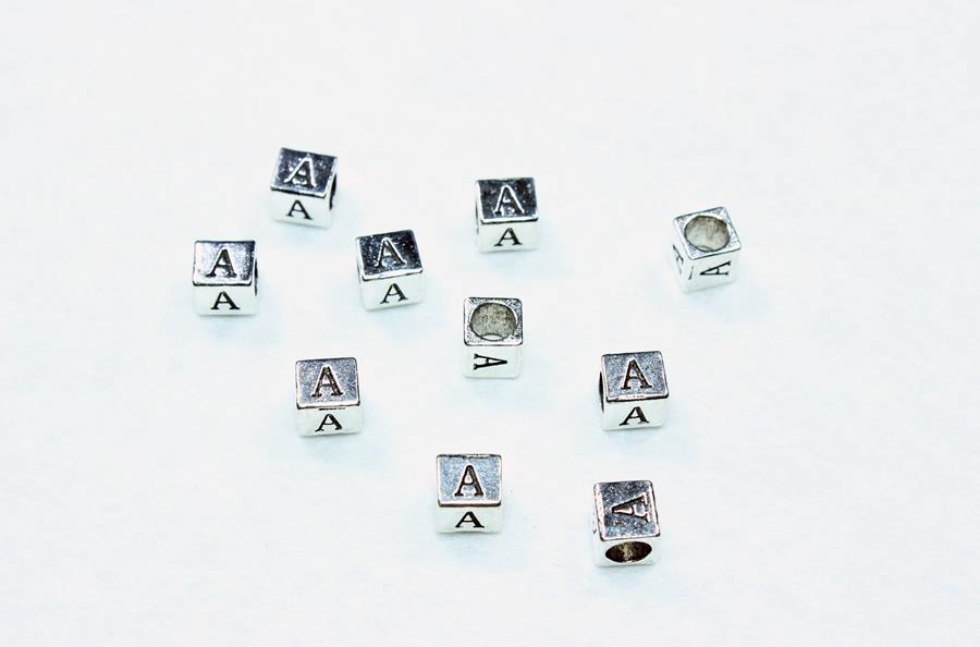 A Harfli Metal Zar Boncuk 