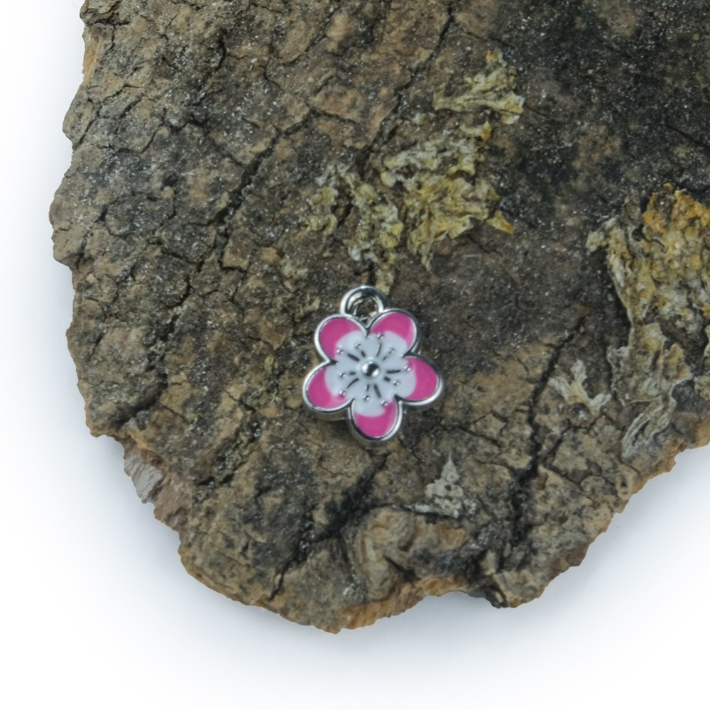 Çiçek Figürlü Kolye Ucu 