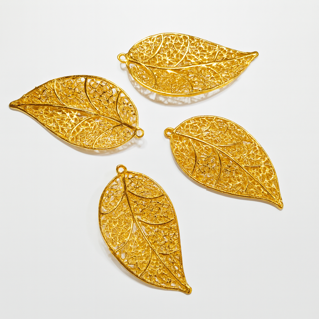 Desenli Sarı Metal Yaprak Aparatı Oya Aparatı Arnavut Gömleği Oya Aparatı Gold  /  5.4 cm  x  2.8 cm / 1 Adet