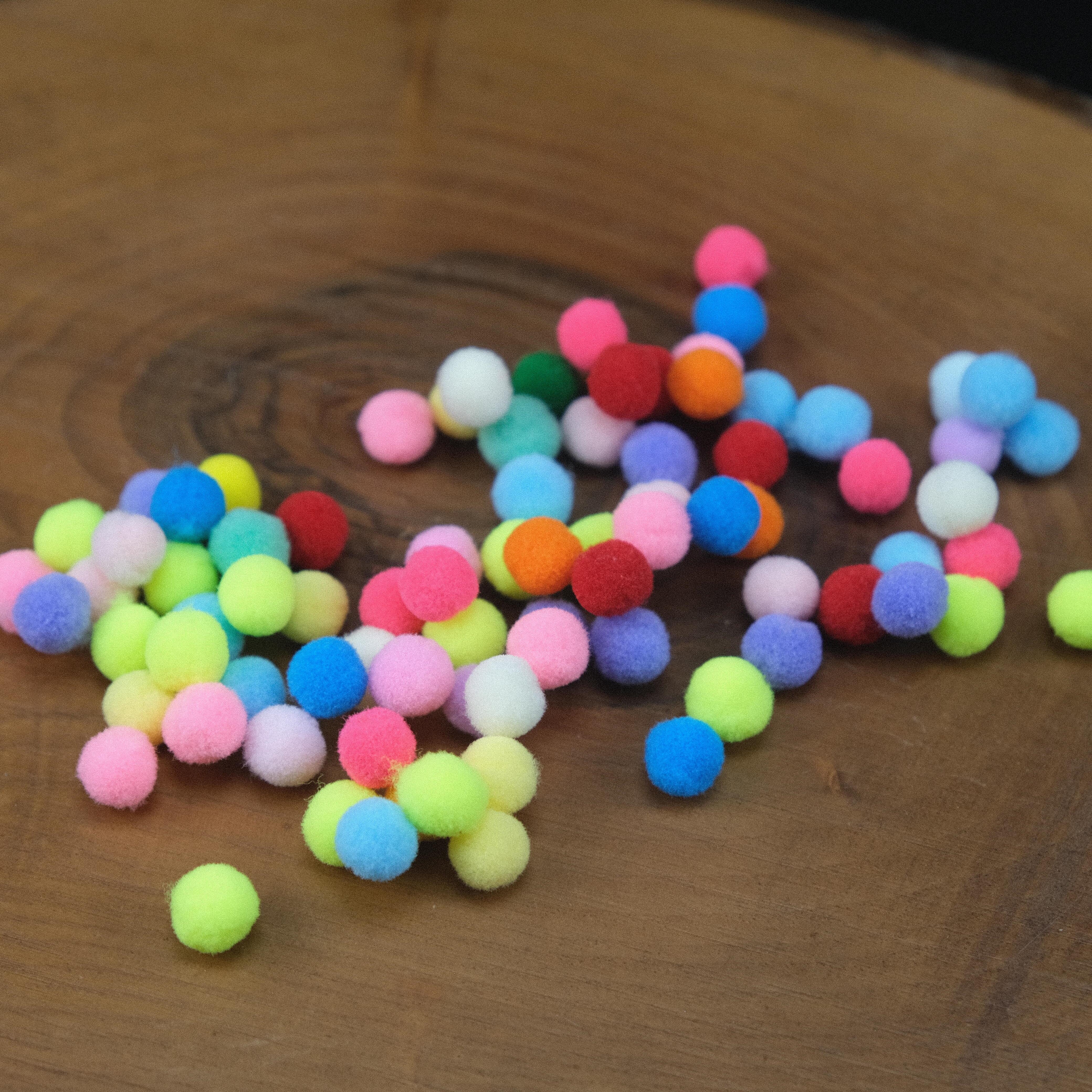 Karışık Renkli Ponpon Mini Boy  Peluş  Ponpon 10 mm 100 Adet