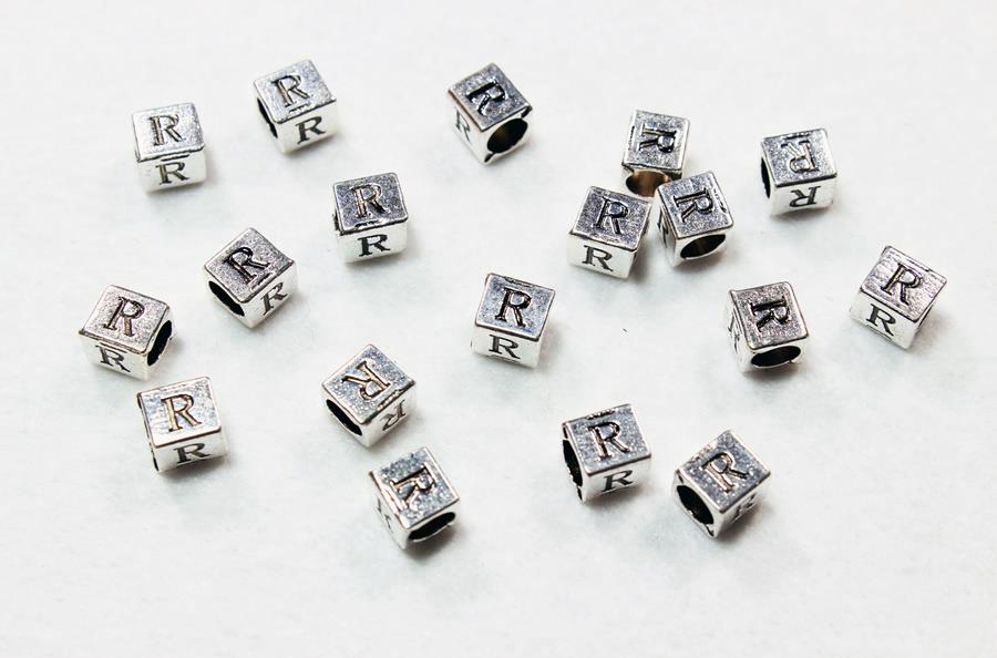 R Harfli Metal Zar Boncuk 